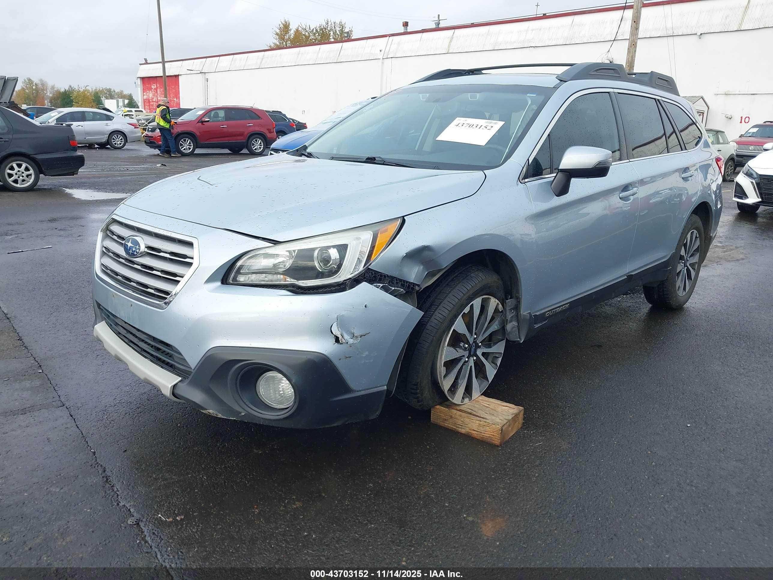 SUBARU OUTBACK image 2