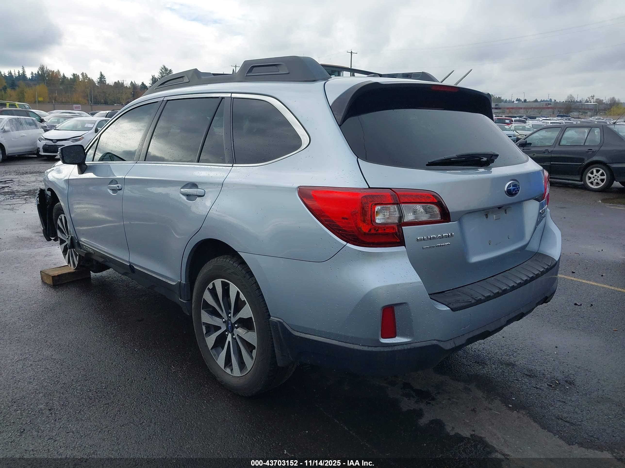 SUBARU OUTBACK image 3