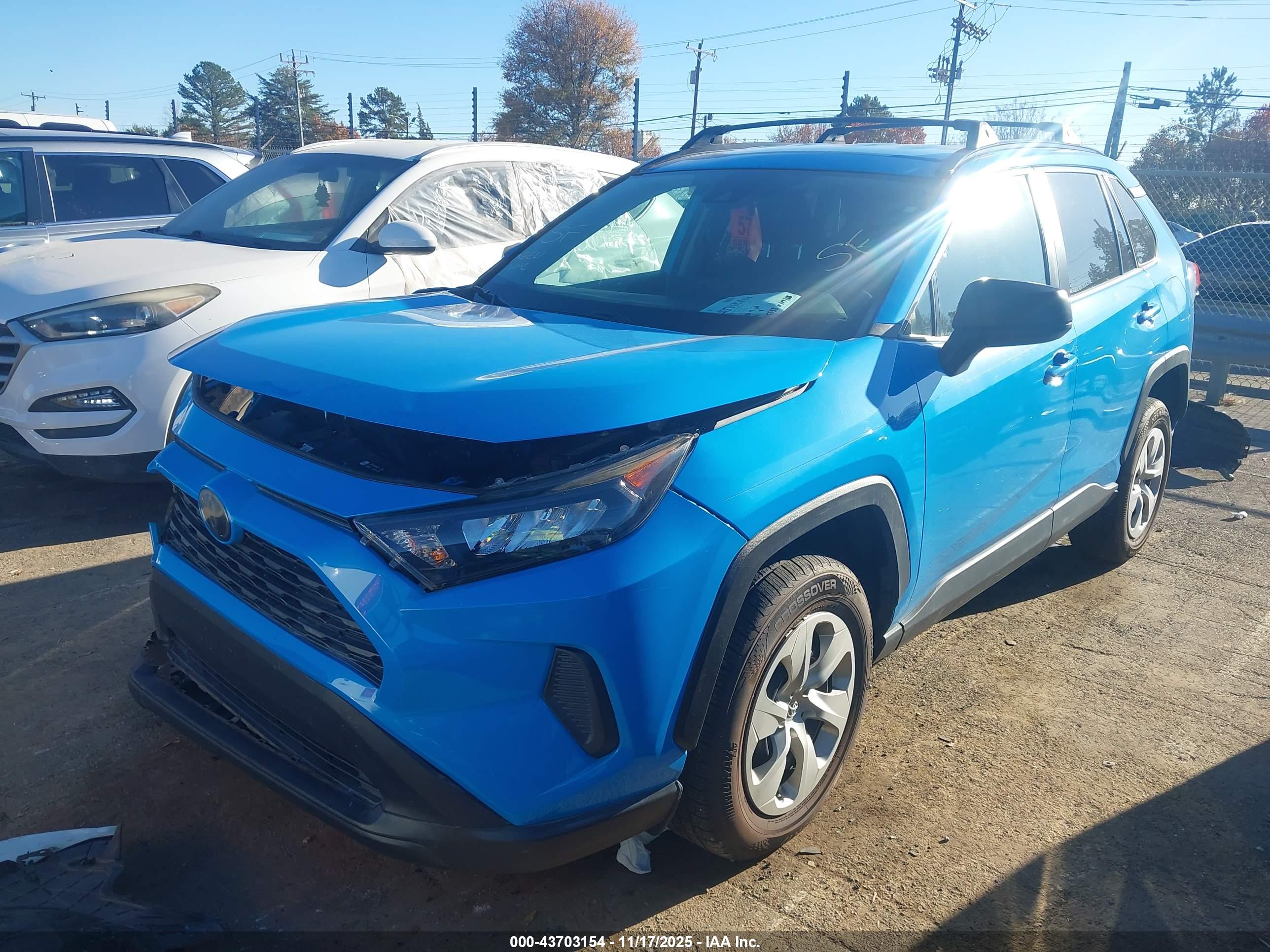 TOYOTA RAV4 image 2