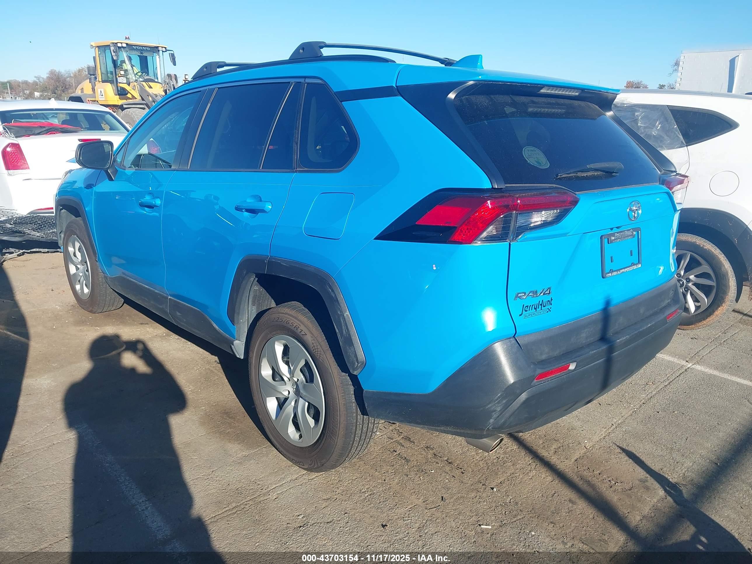 TOYOTA RAV4 image 3