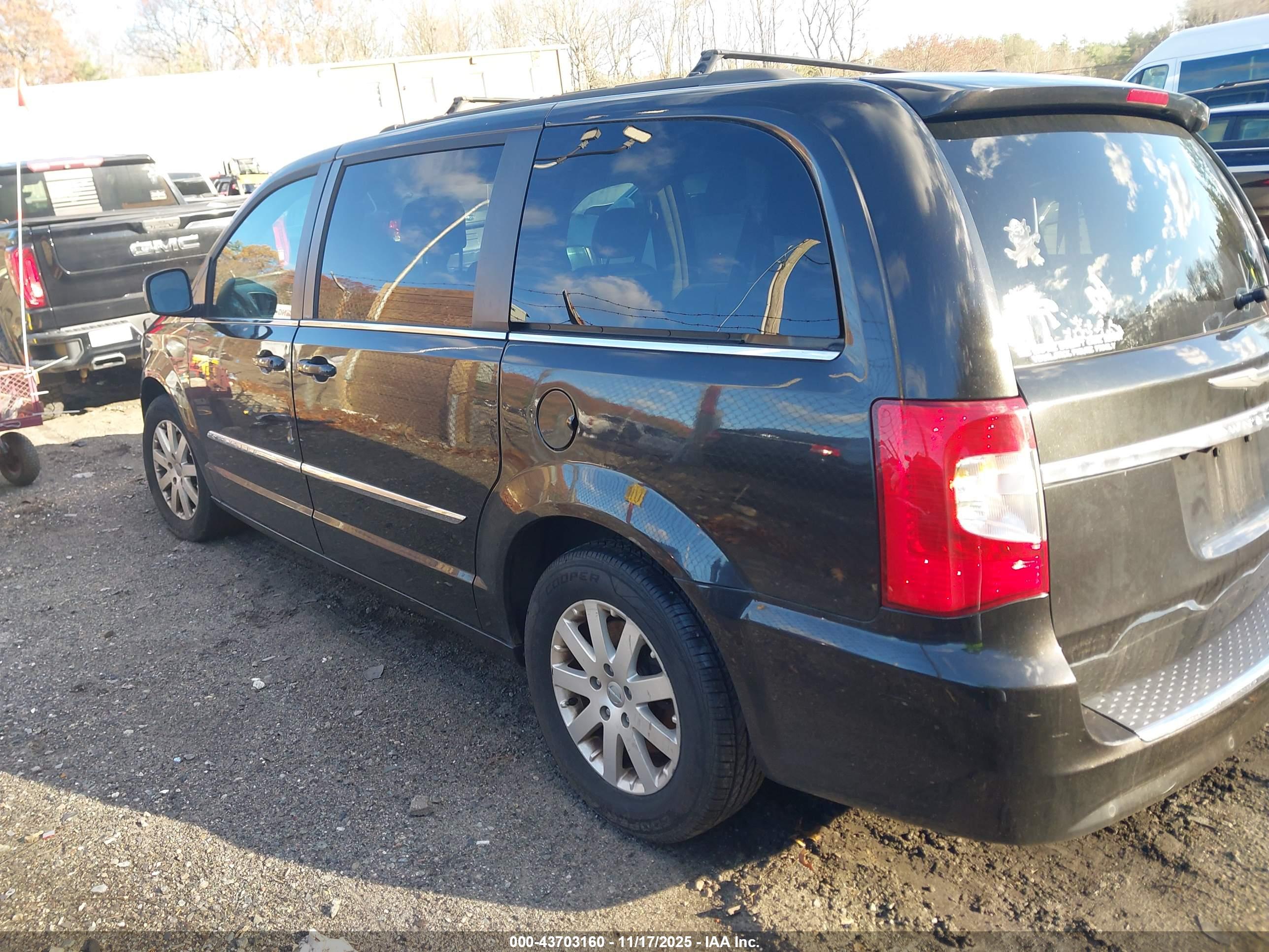 CHRYSLER TOWN image 3