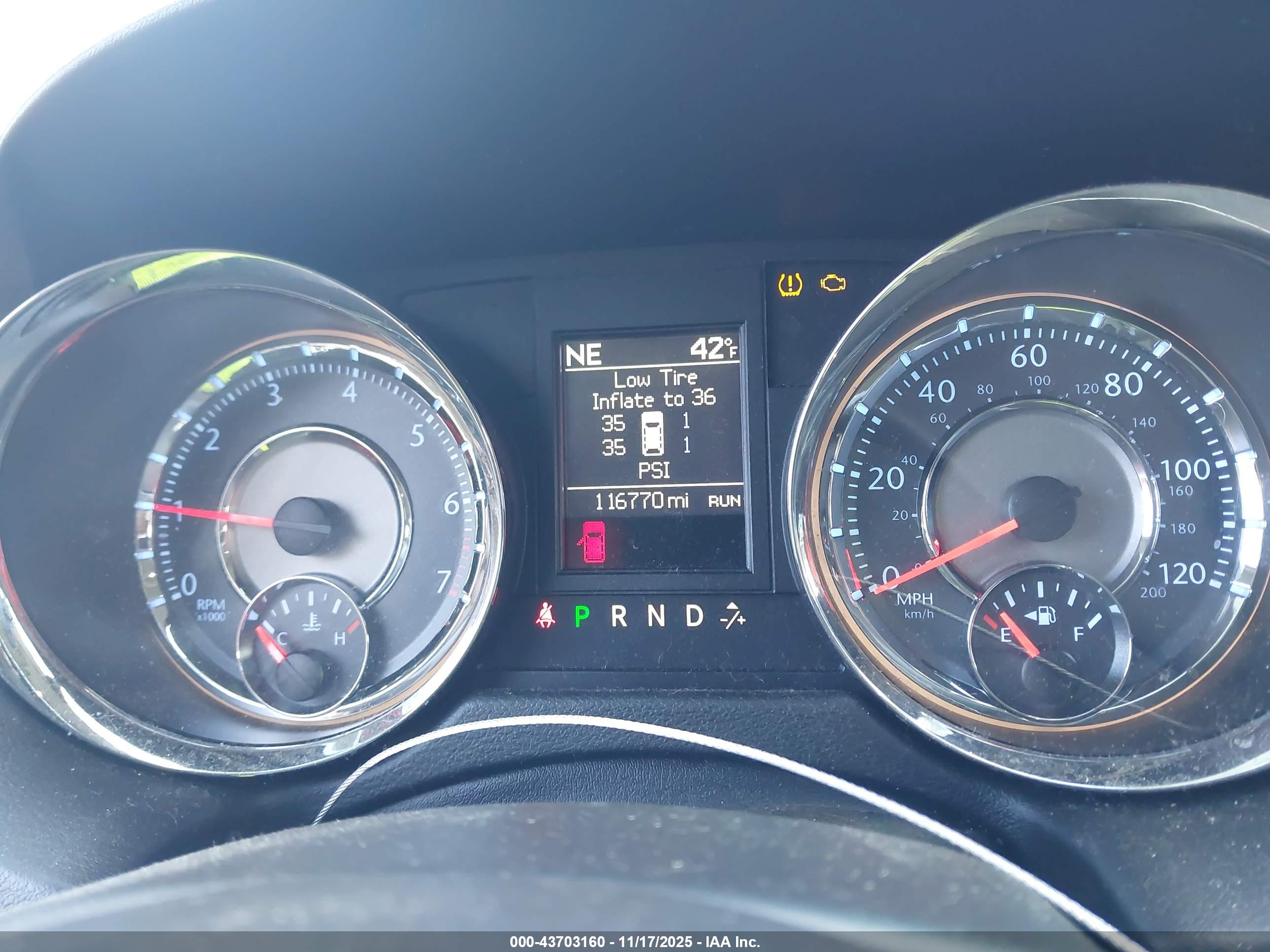 CHRYSLER TOWN image 7
