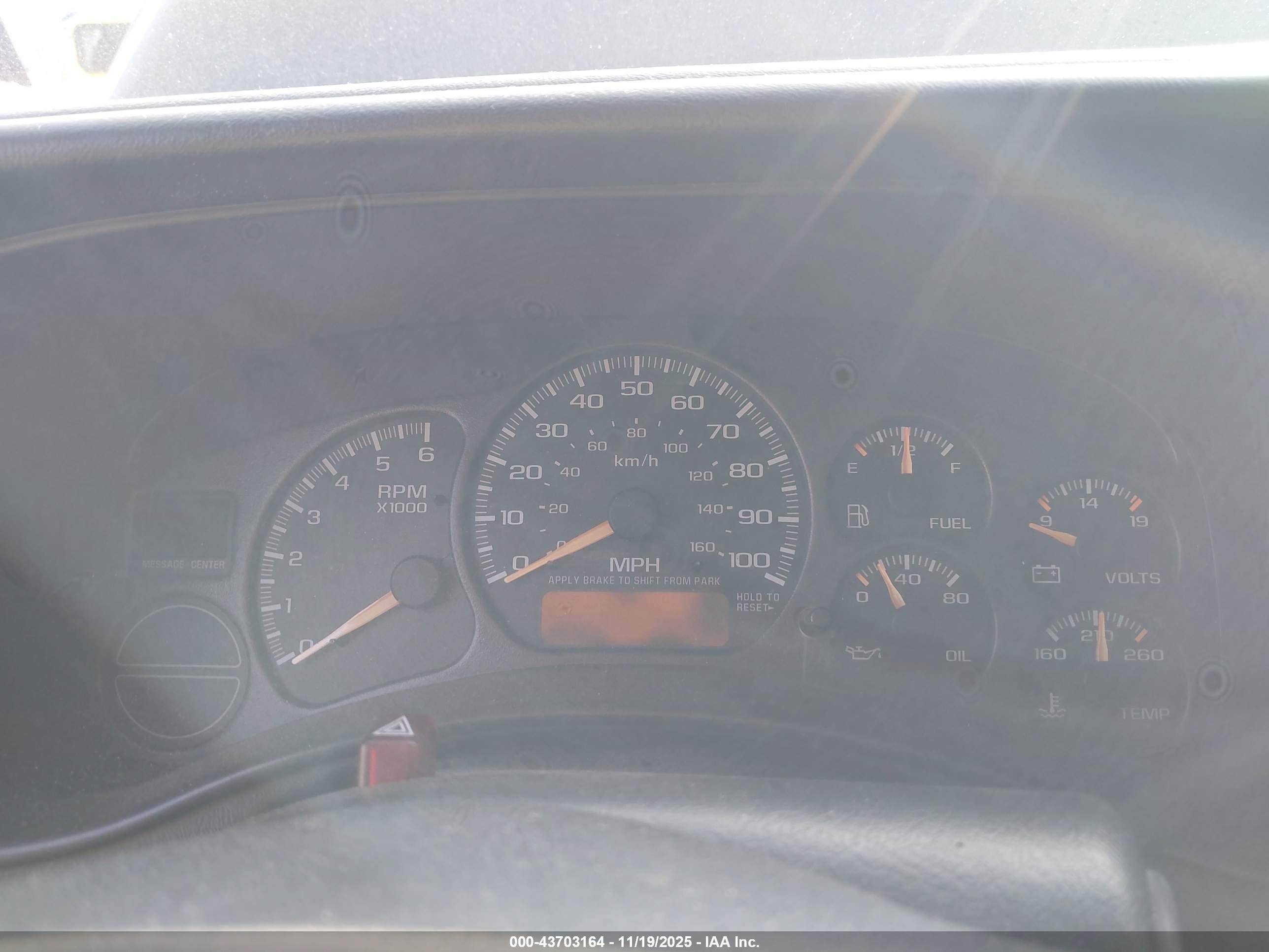 CHEVROLET SILVERADO image 7