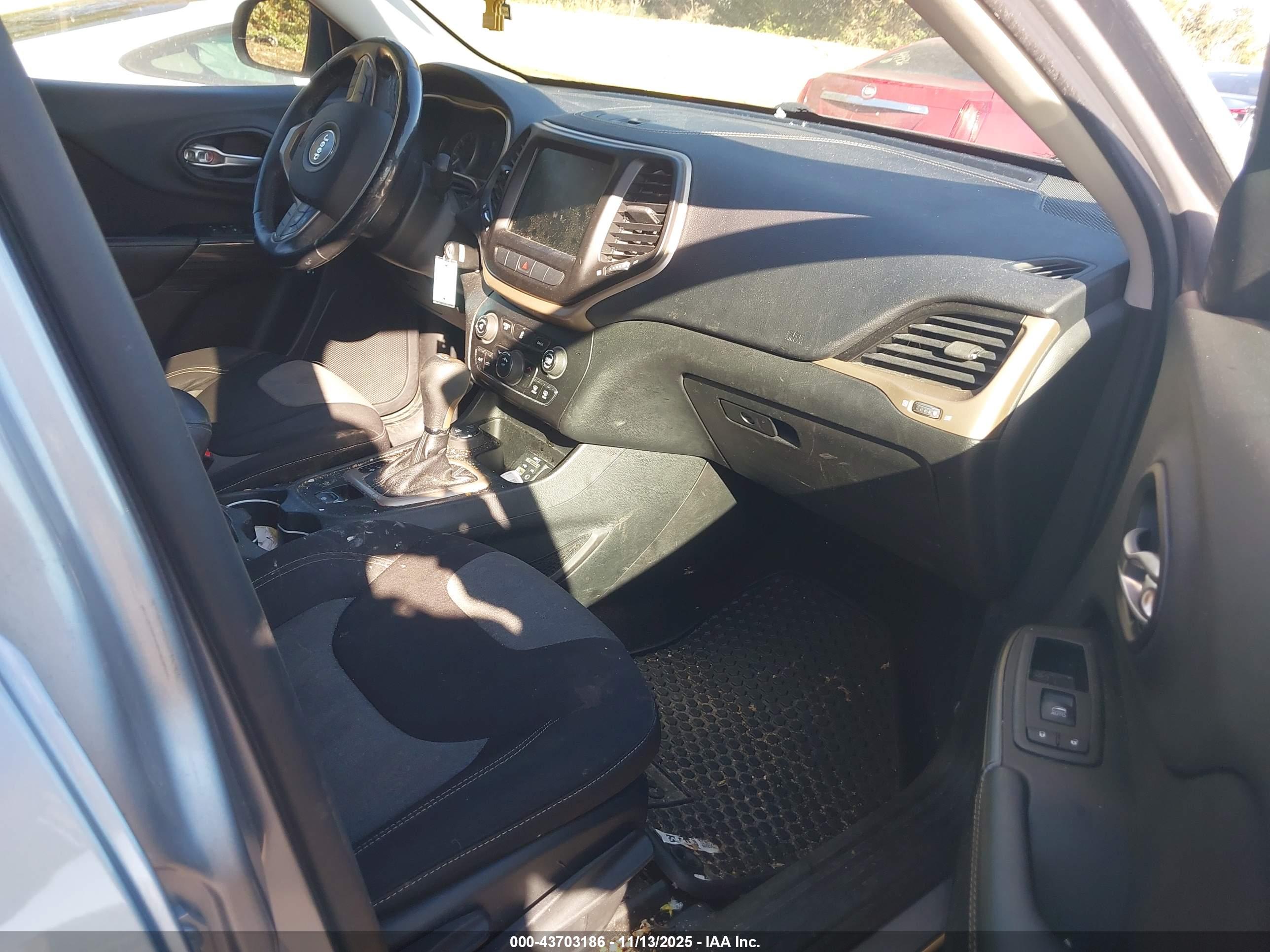 JEEP CHEROKEE image 5