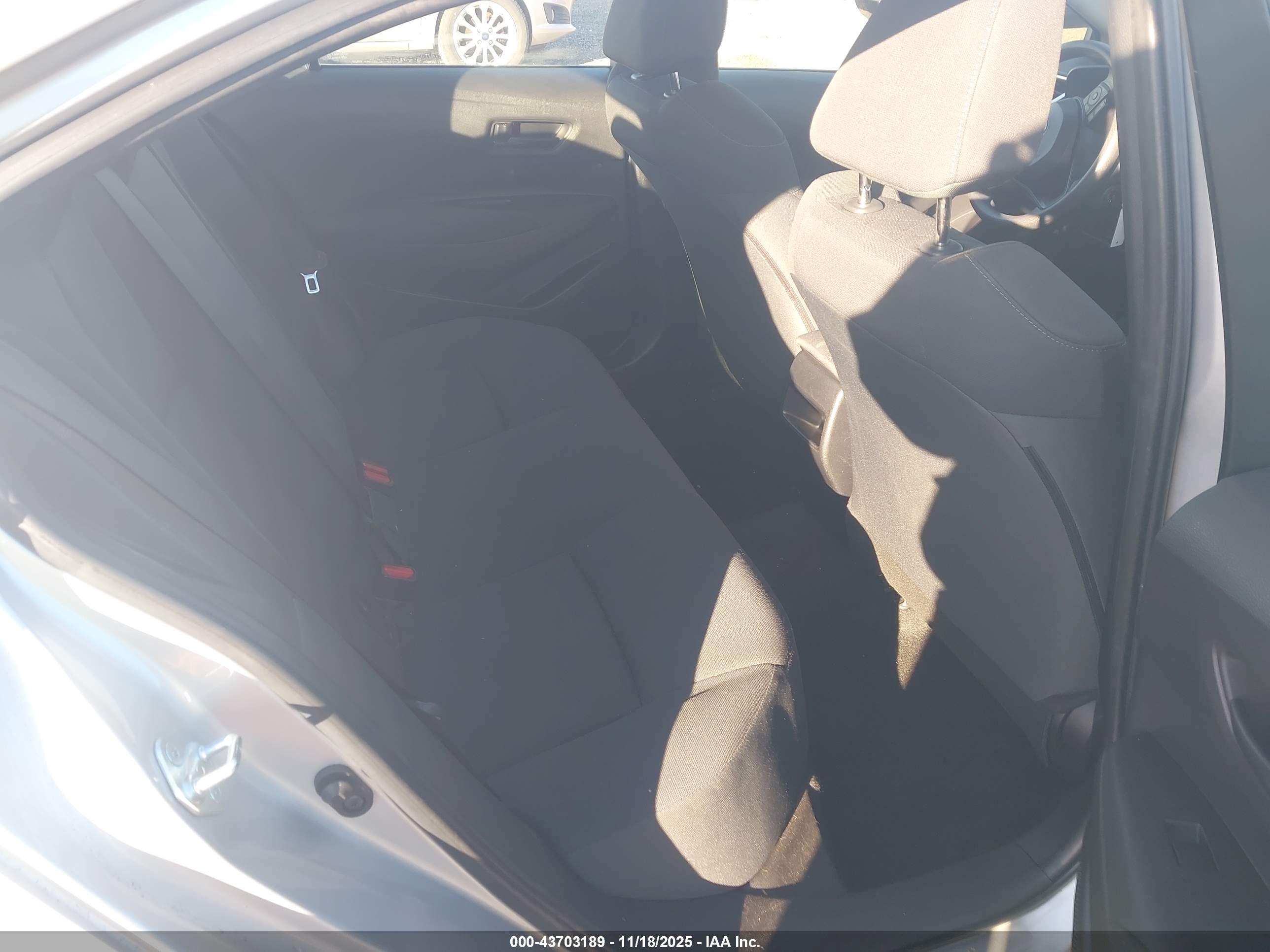 TOYOTA COROLLA image 8