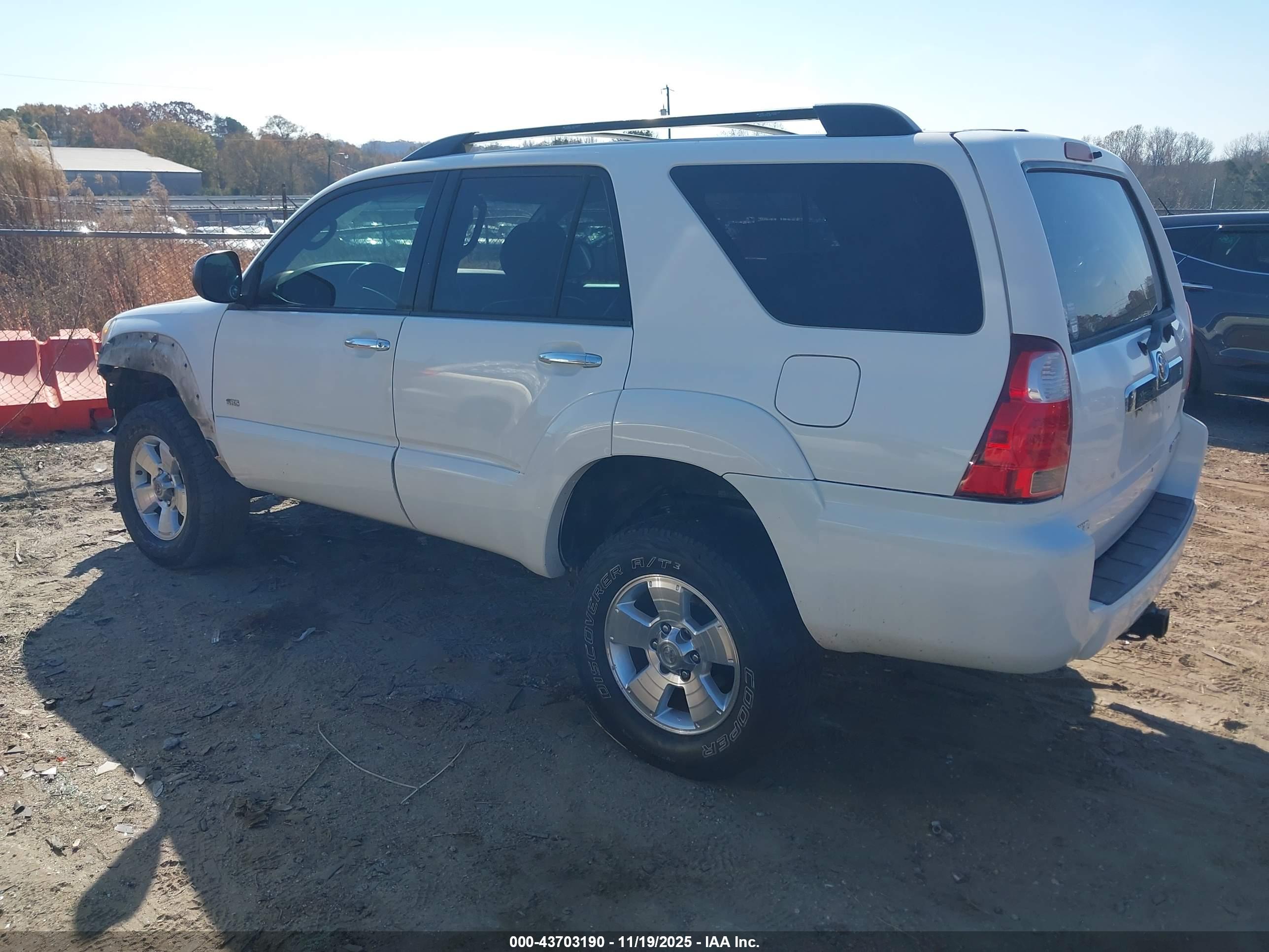 TOYOTA 4RUNNER image 3