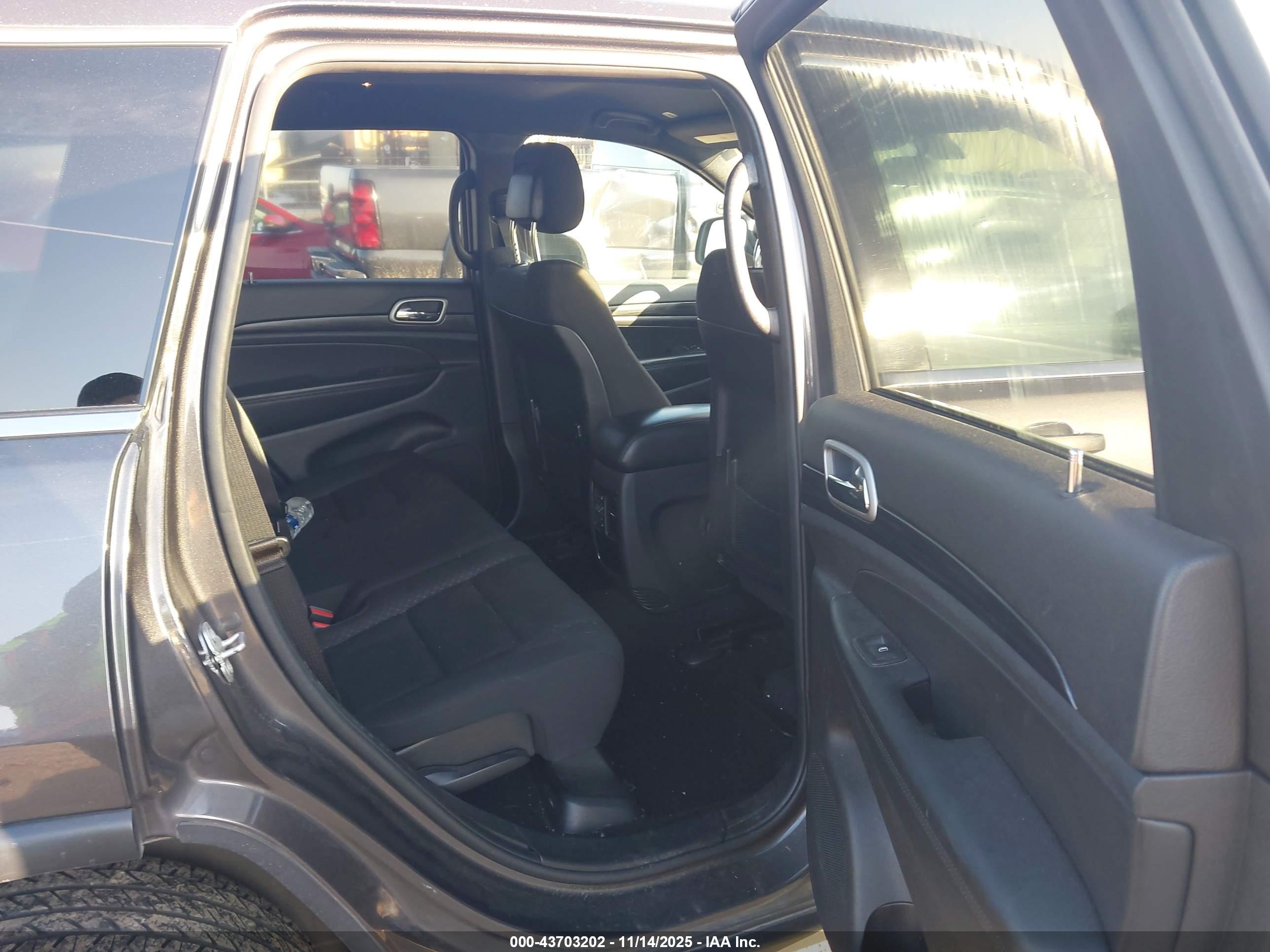 JEEP GRAND image 8