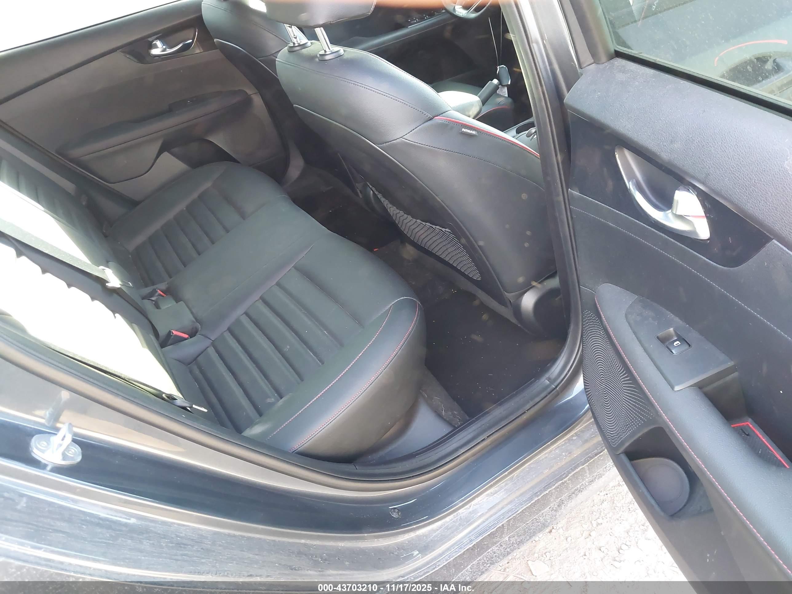 KIA FORTE image 8
