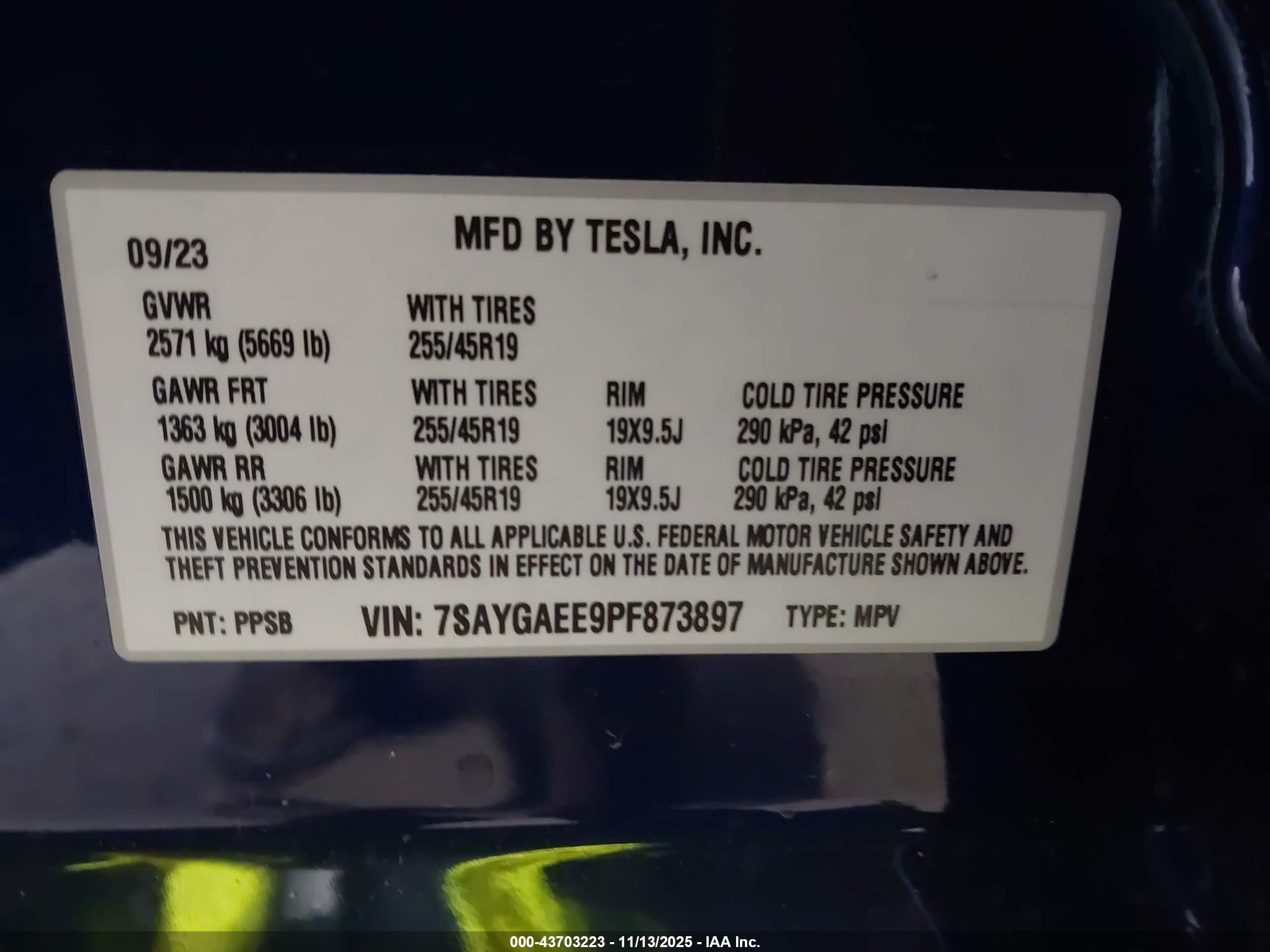 TESLA MODEL image 9