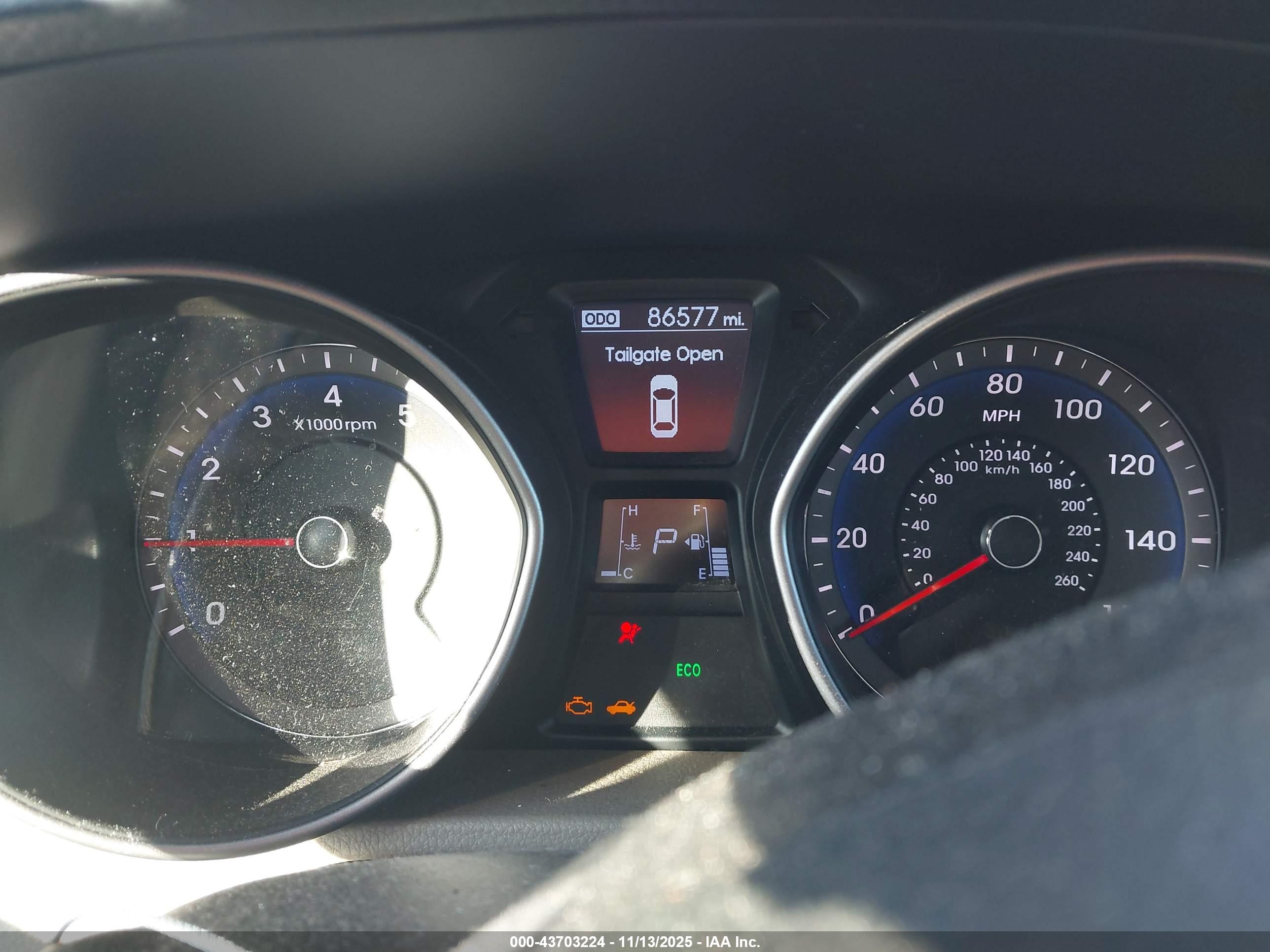 HYUNDAI ELANTRA image 7