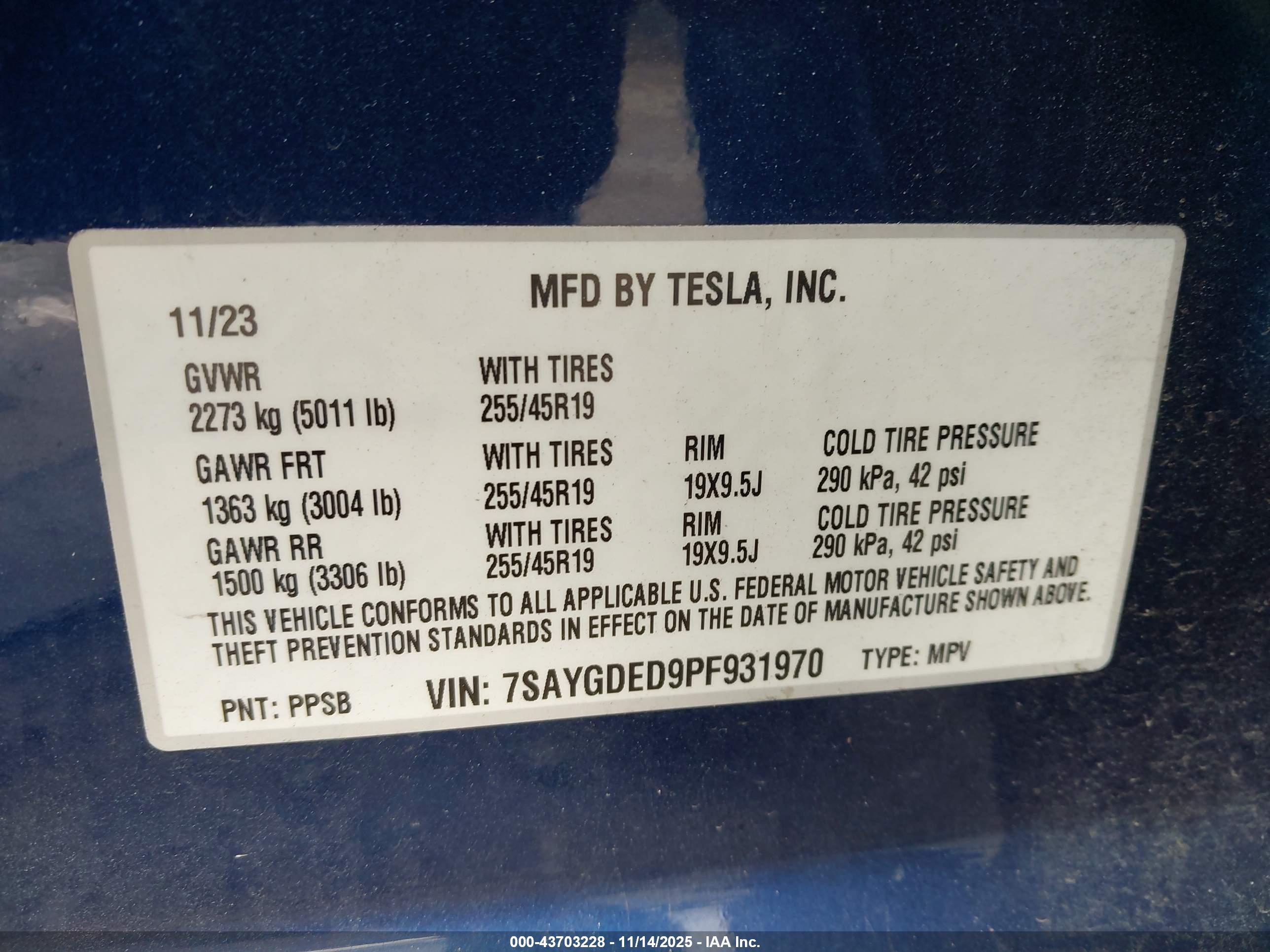 TESLA MODEL image 9