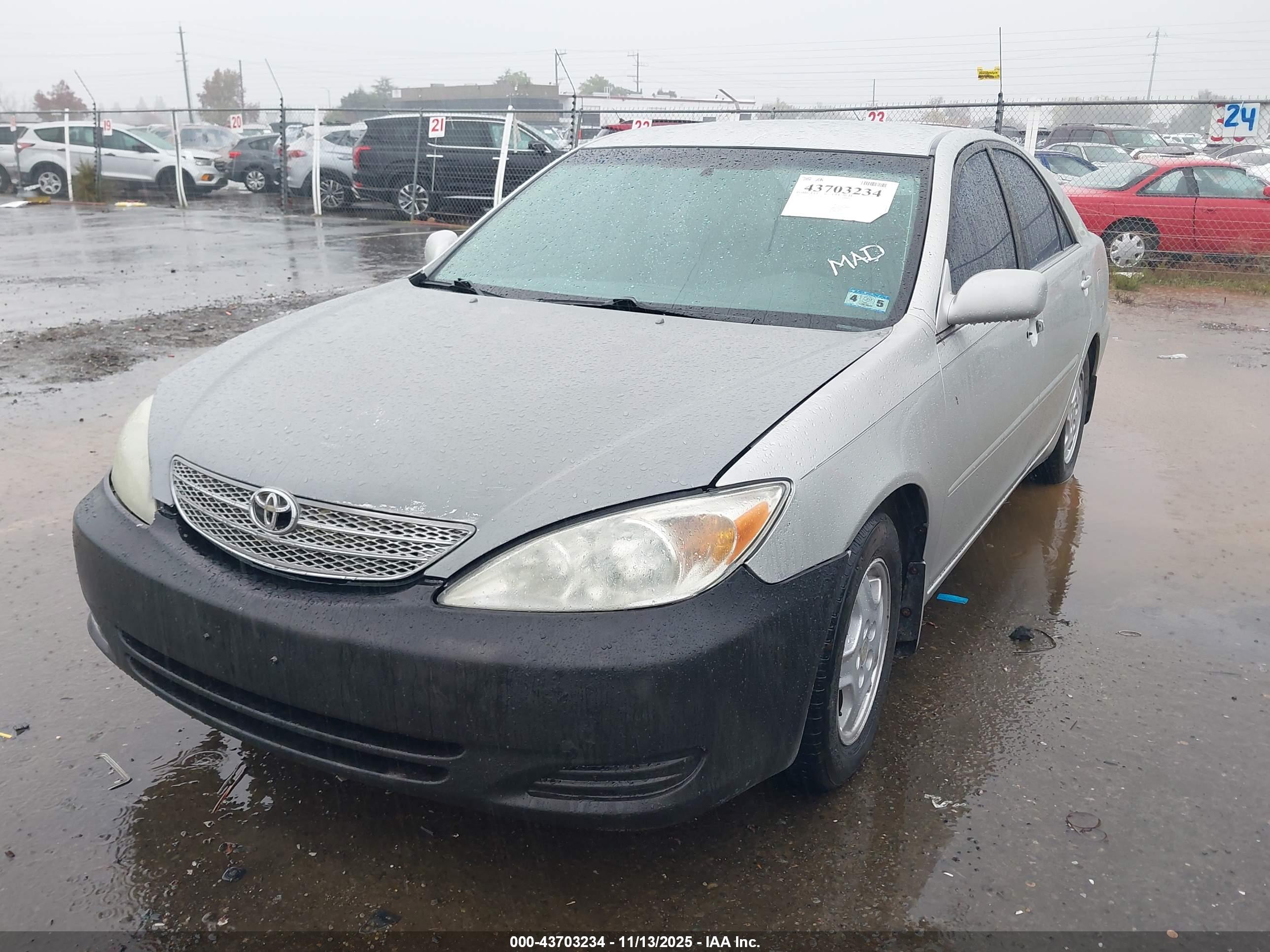 TOYOTA CAMRY image 2