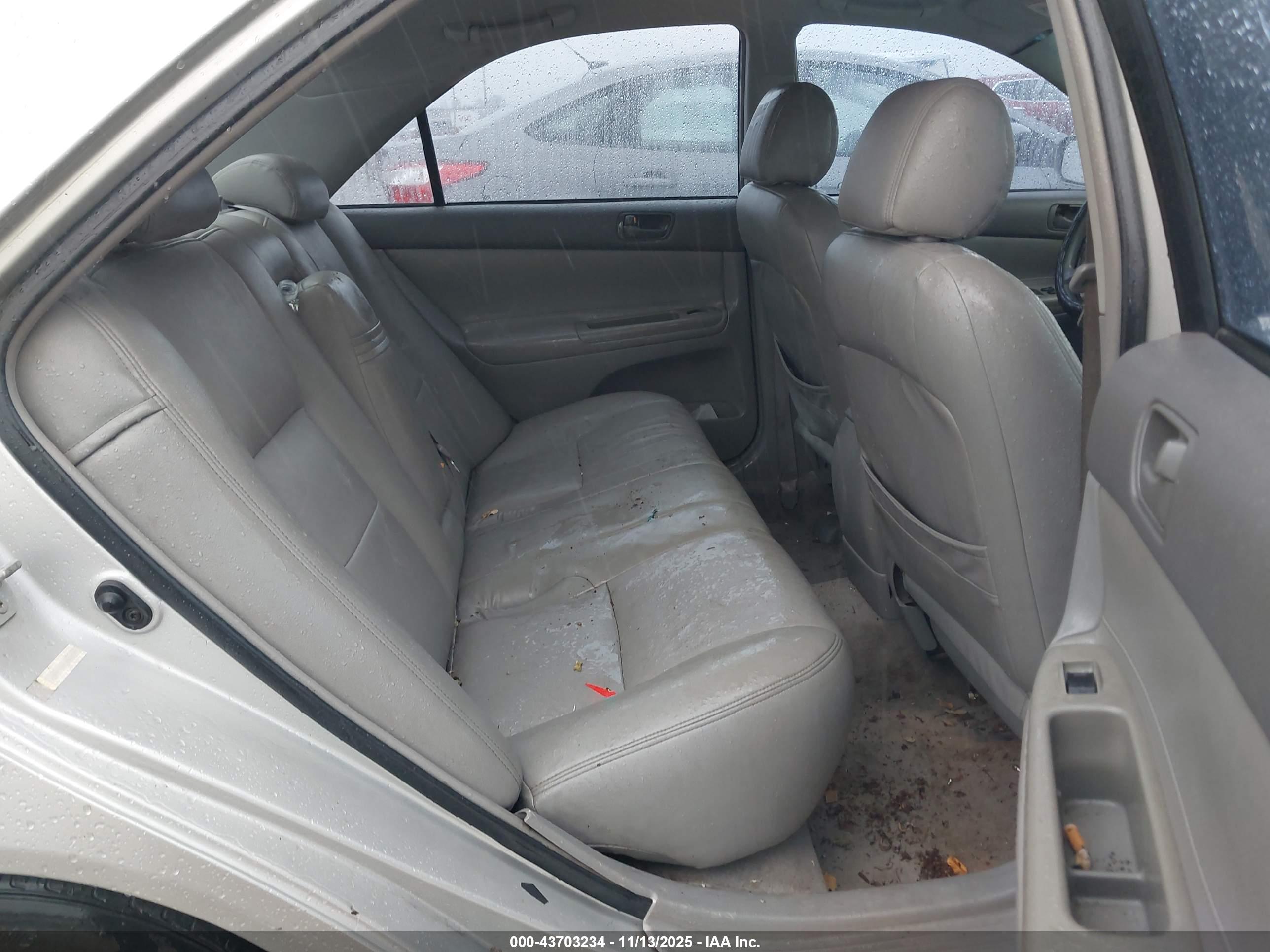 TOYOTA CAMRY image 8