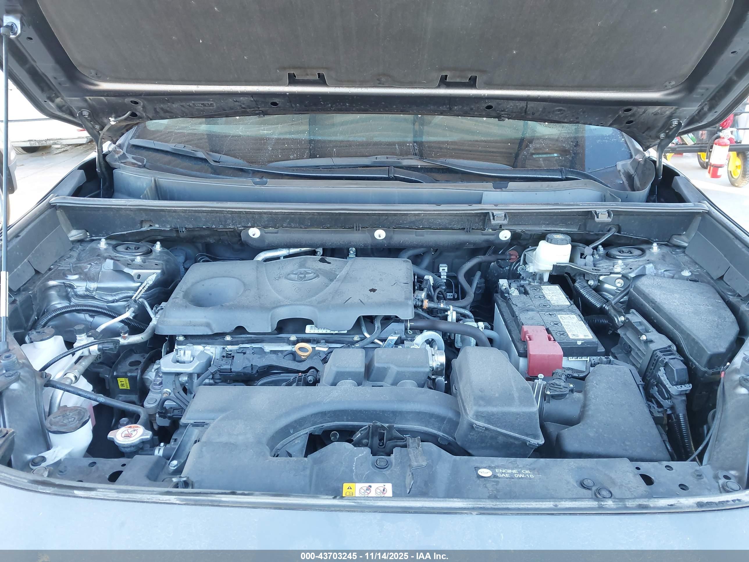 TOYOTA RAV4 image 10