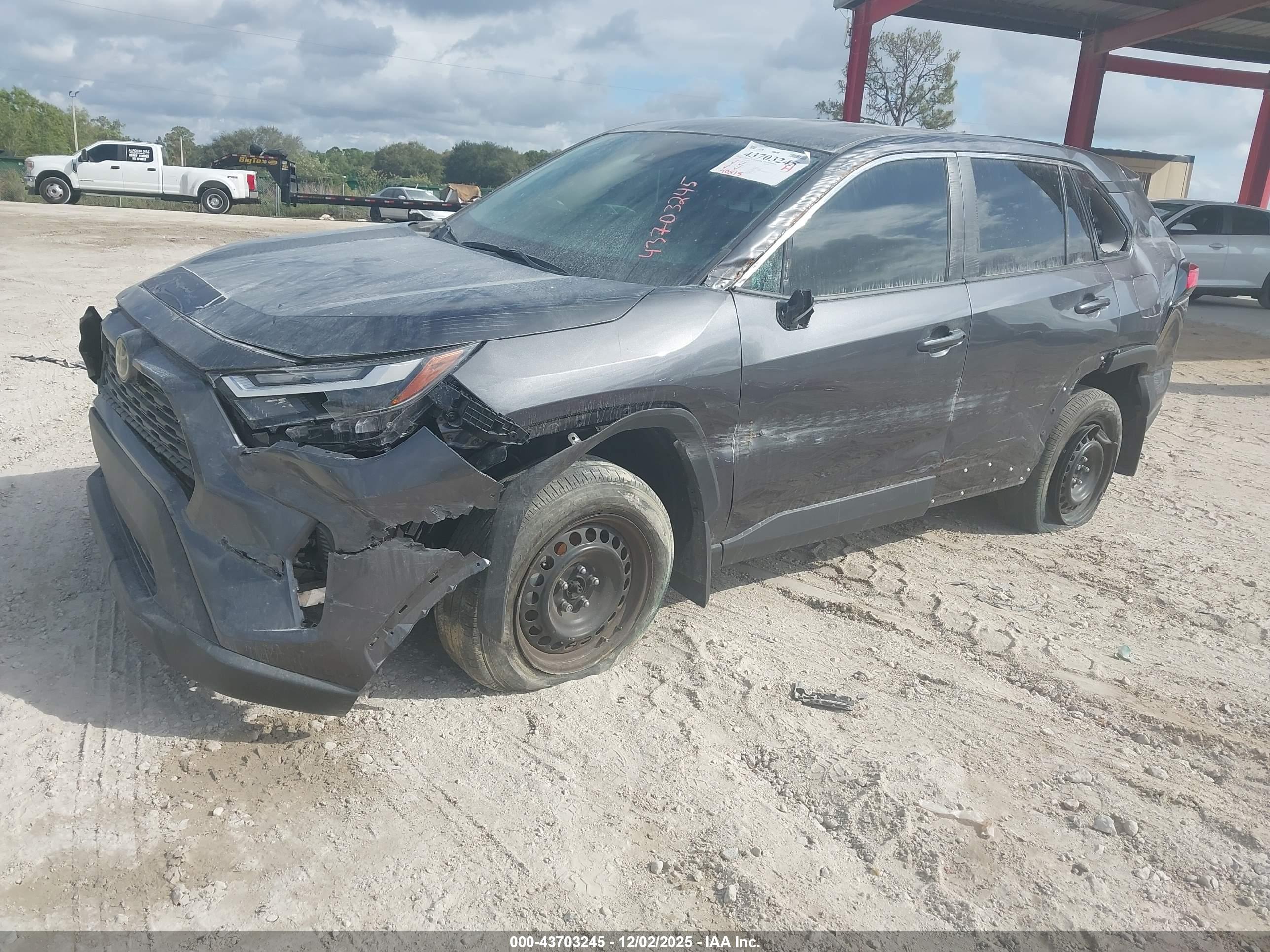 TOYOTA RAV4 image 2