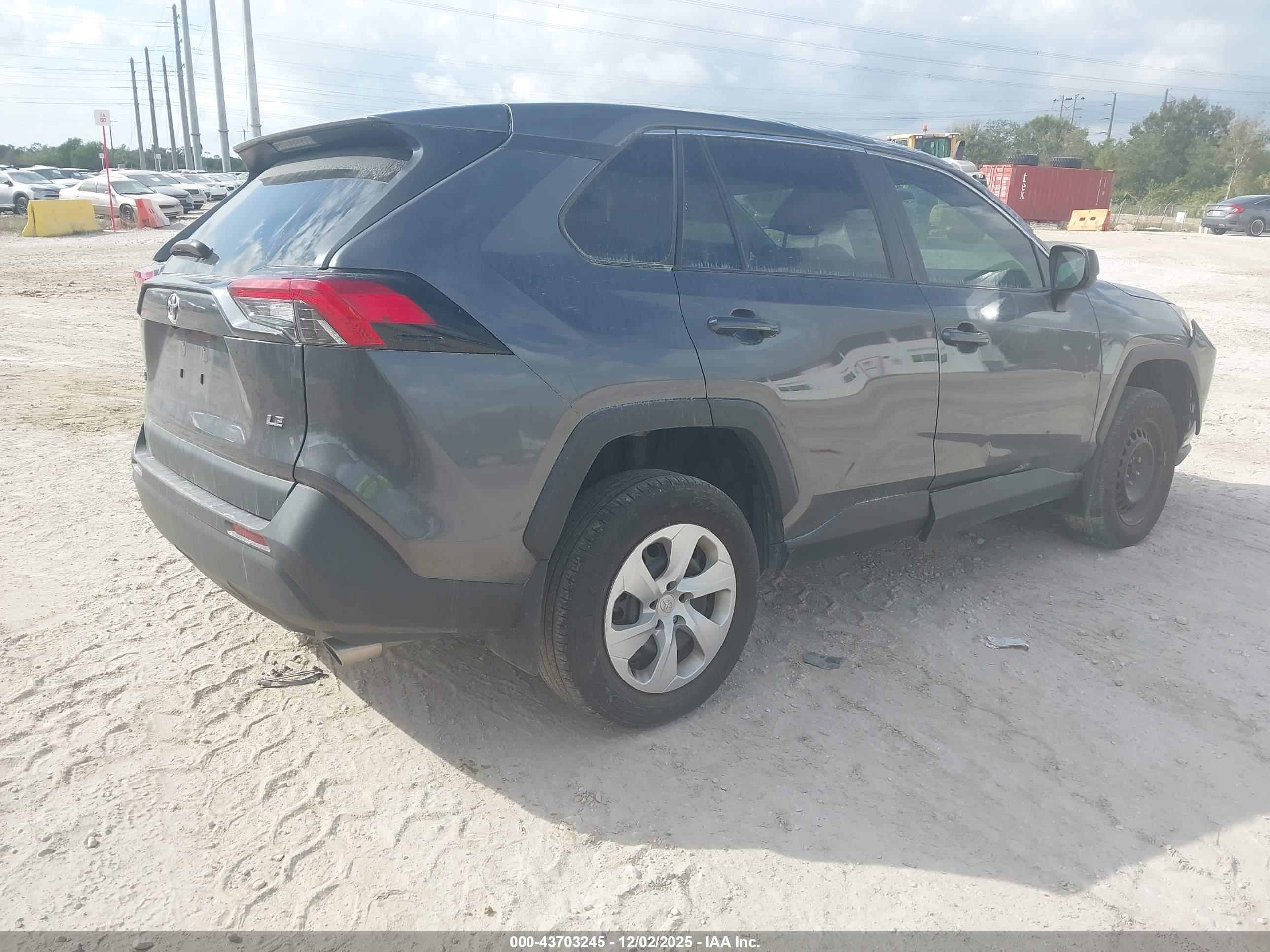 TOYOTA RAV4 image 4