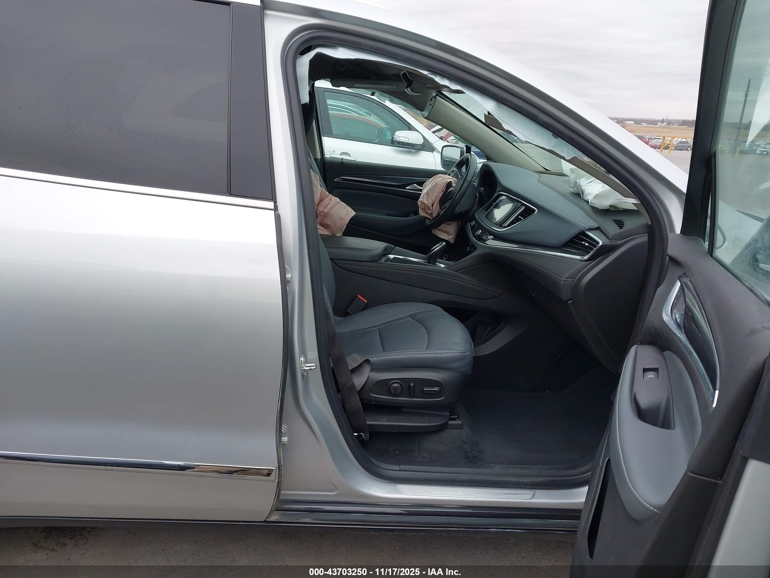 BUICK ENCLAVE image 5
