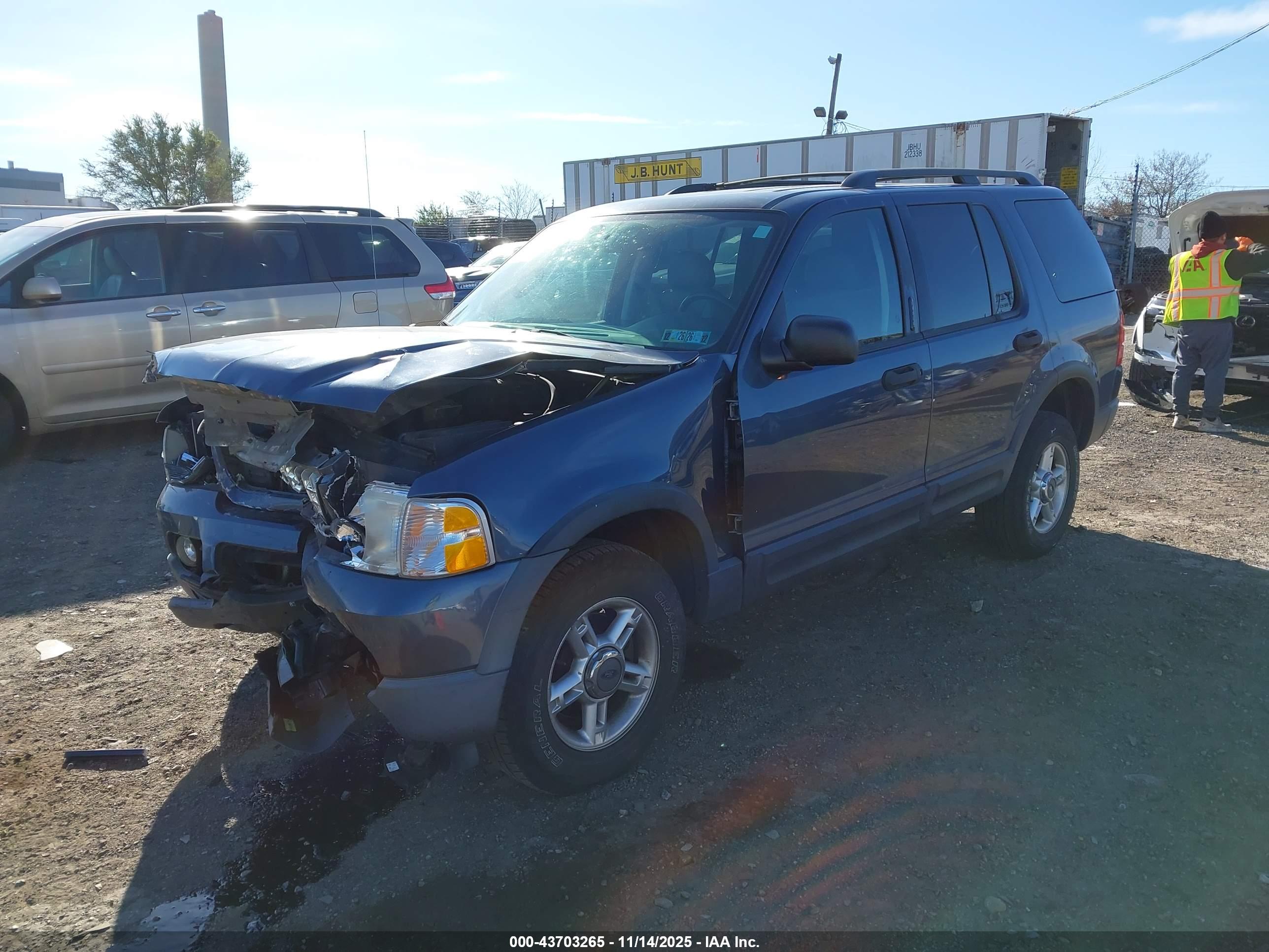 FORD EXPLORER image 2