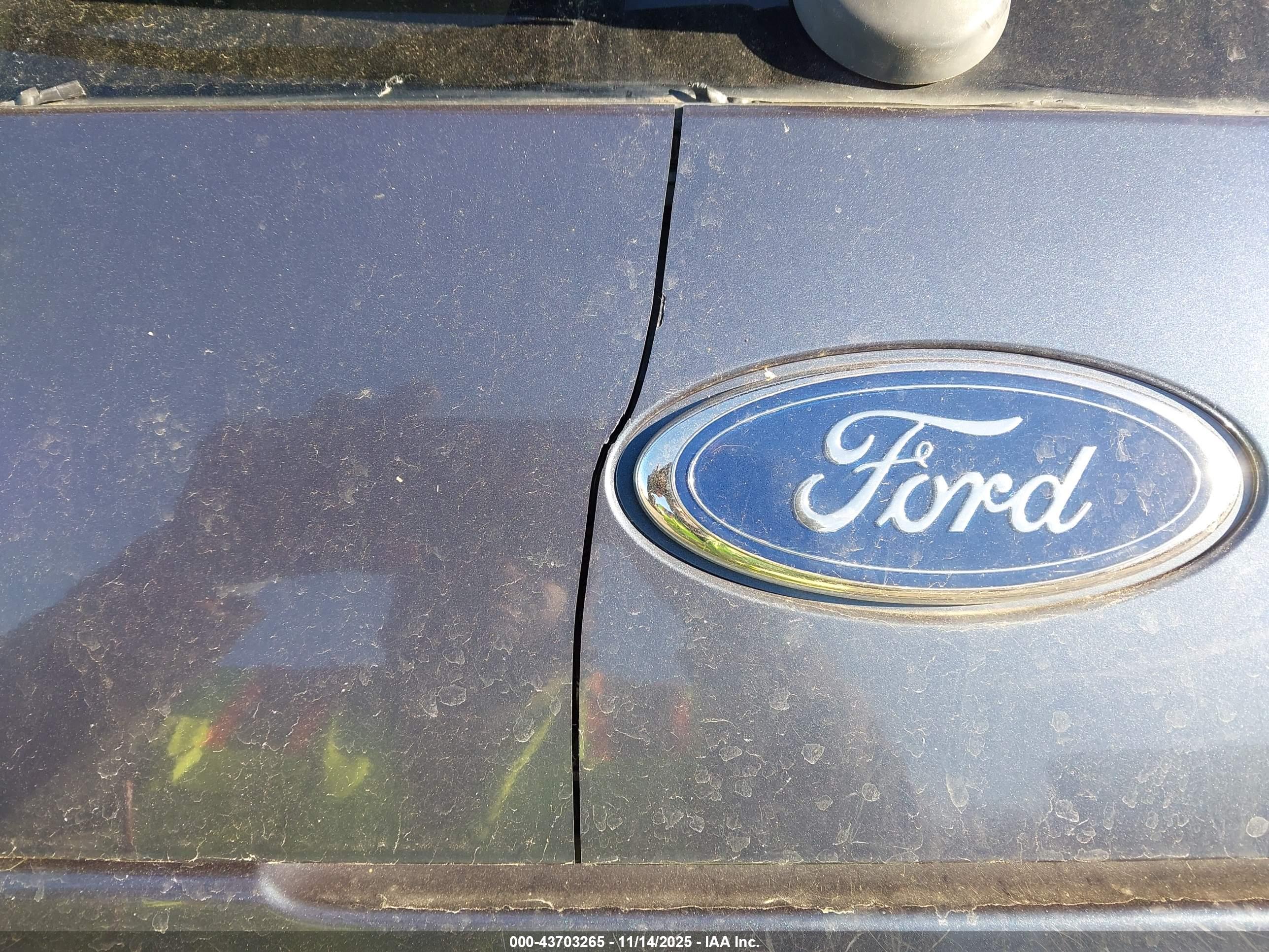 FORD EXPLORER image 6