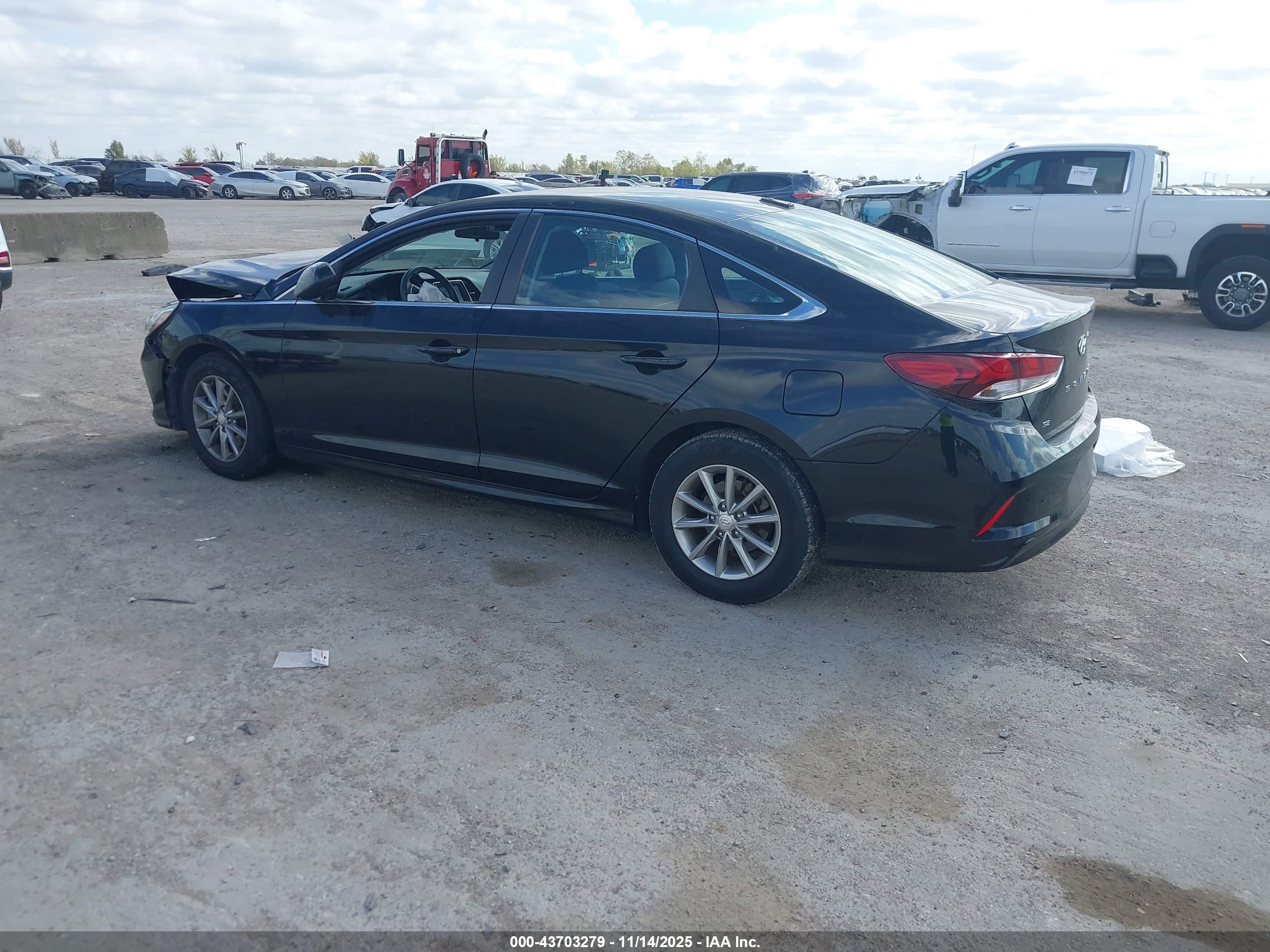 HYUNDAI SONATA image 3