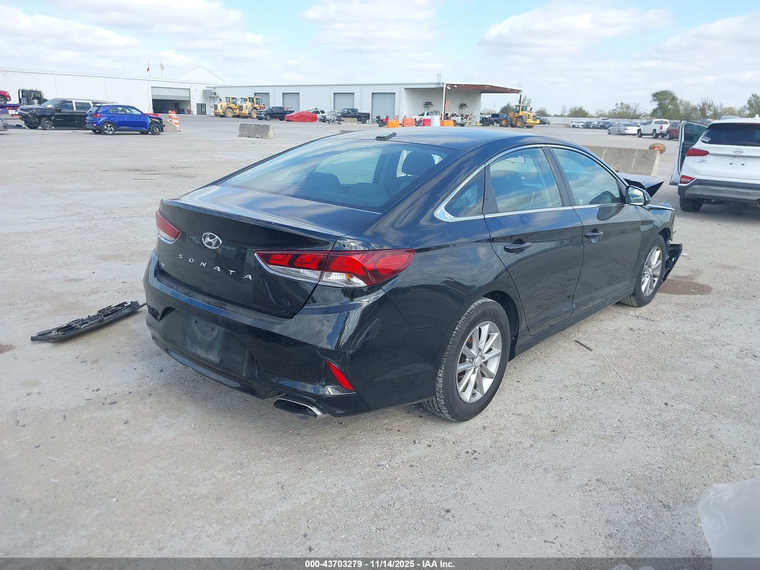 HYUNDAI SONATA image 4