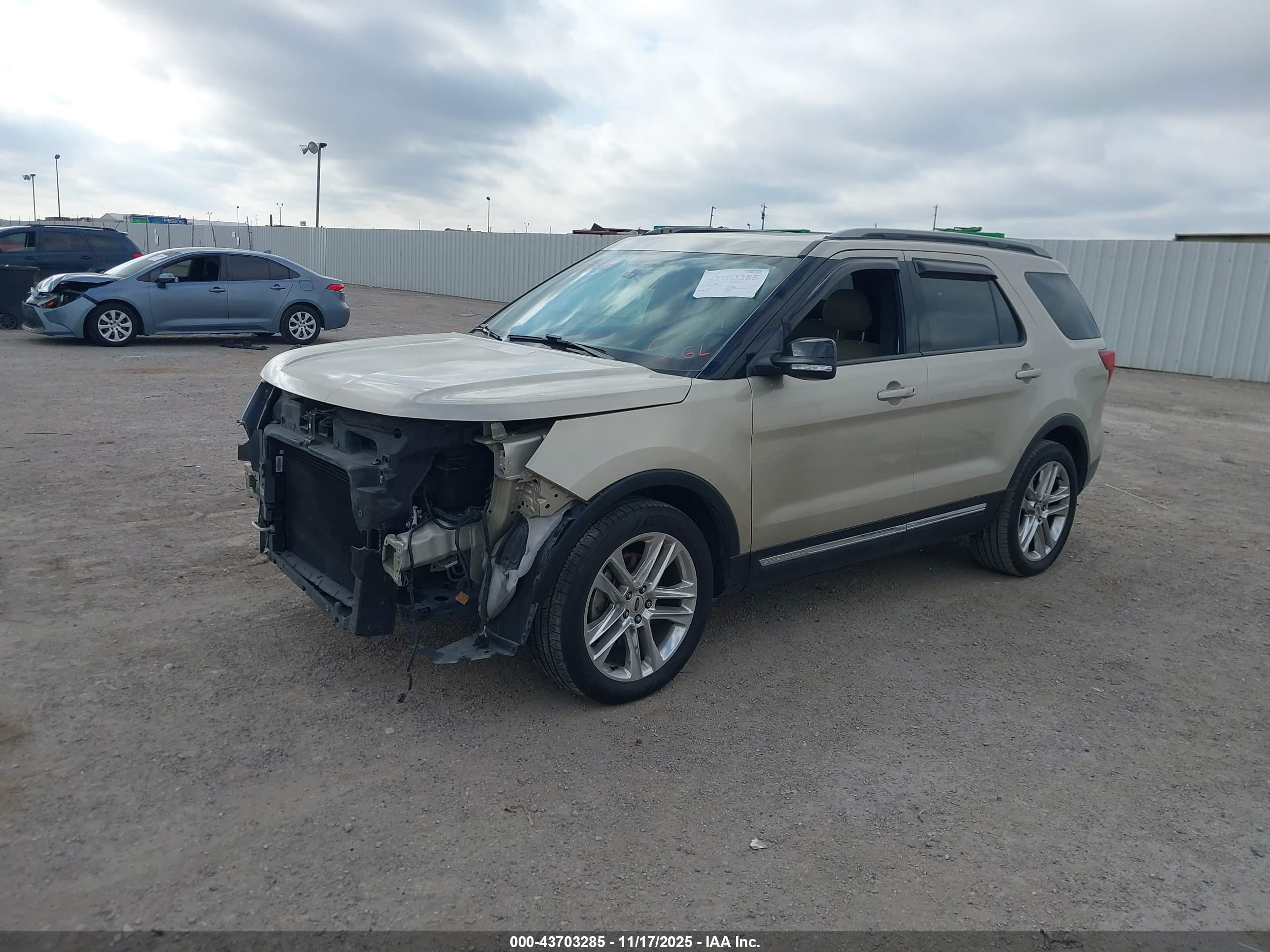 FORD EXPLORER image 2