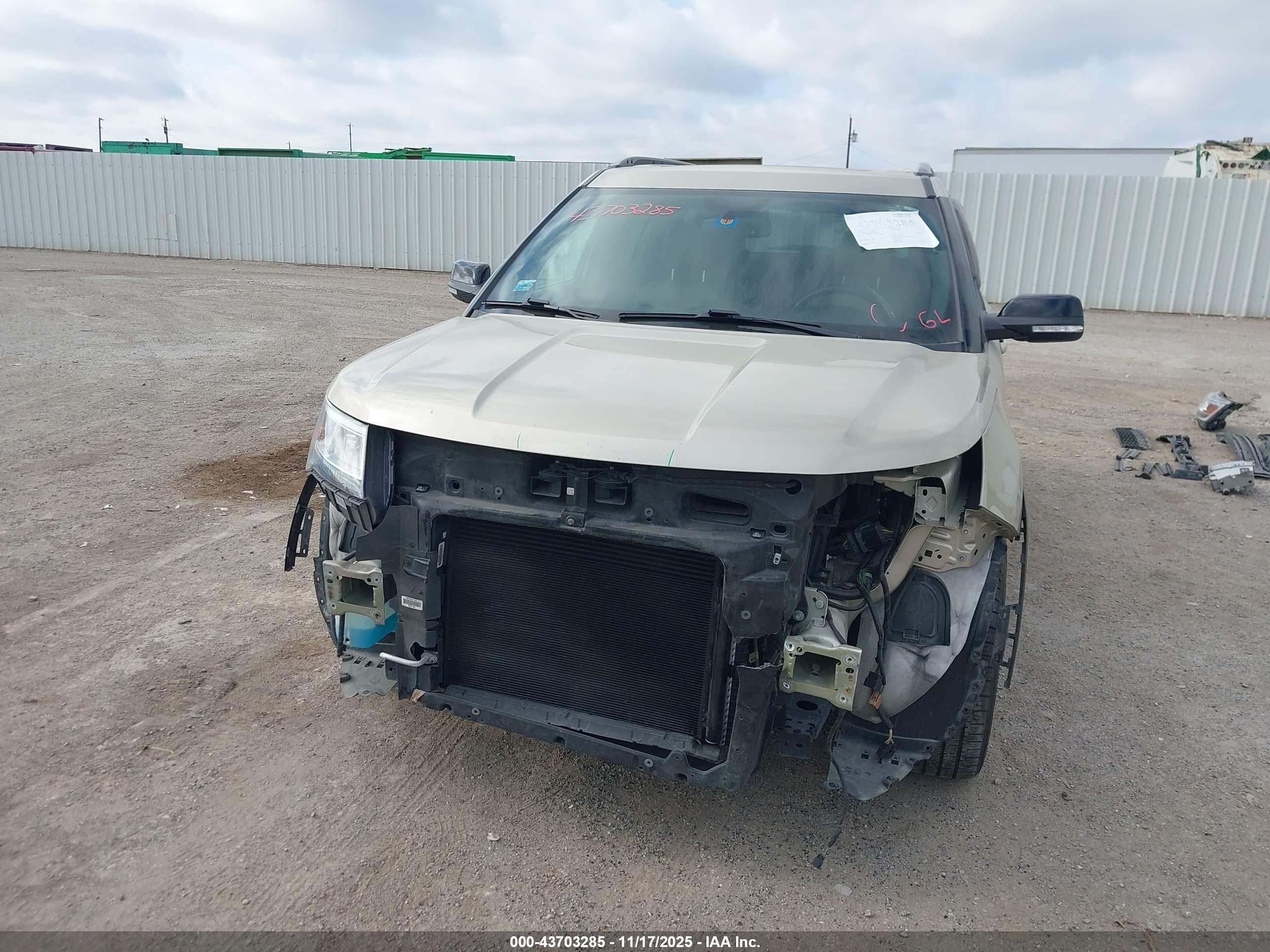 FORD EXPLORER image 6