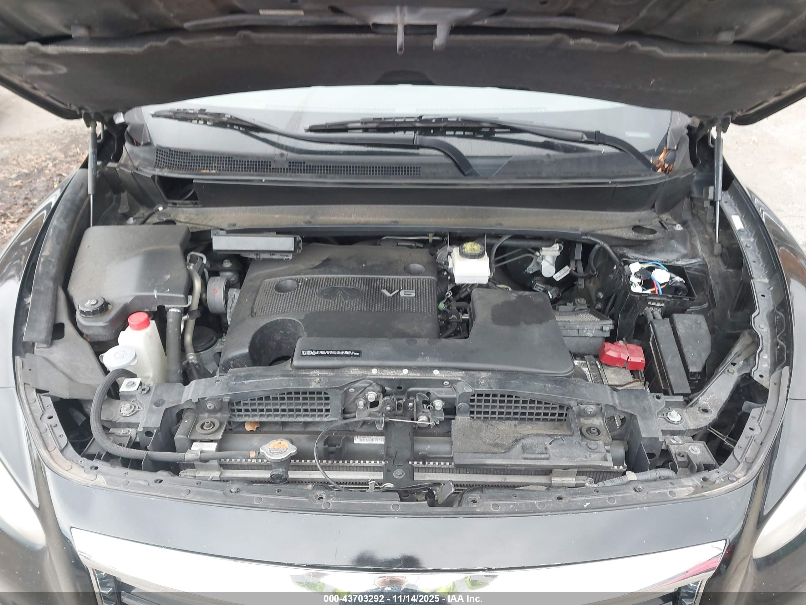 INFINITI JX35 image 10