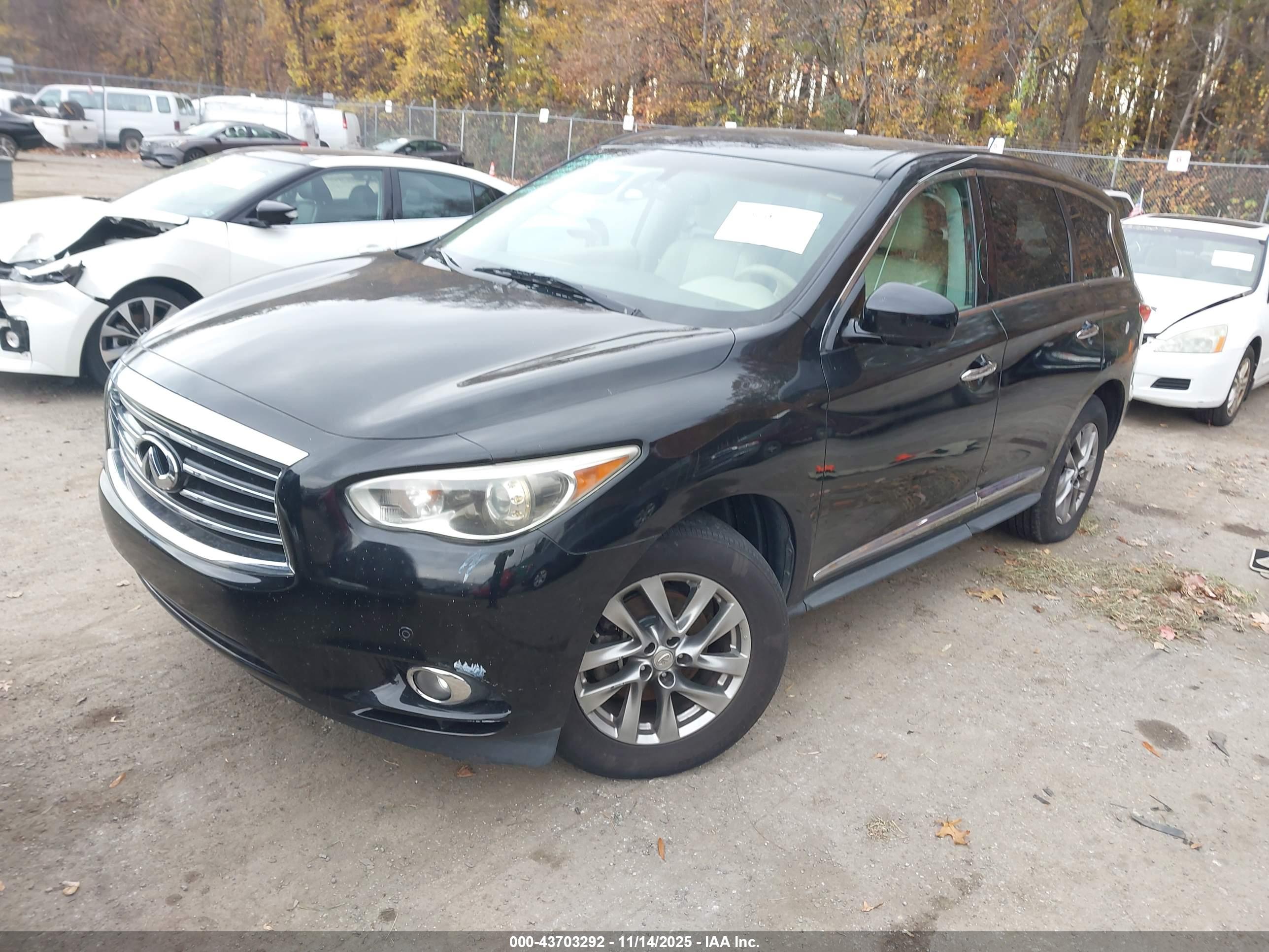 INFINITI JX35 image 2