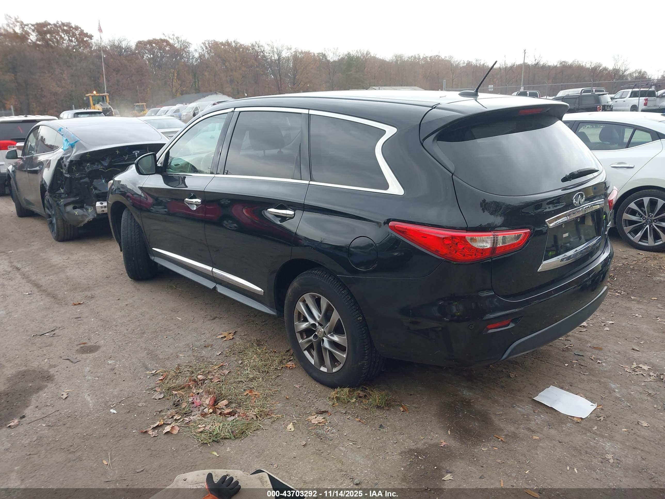 INFINITI JX35 image 3
