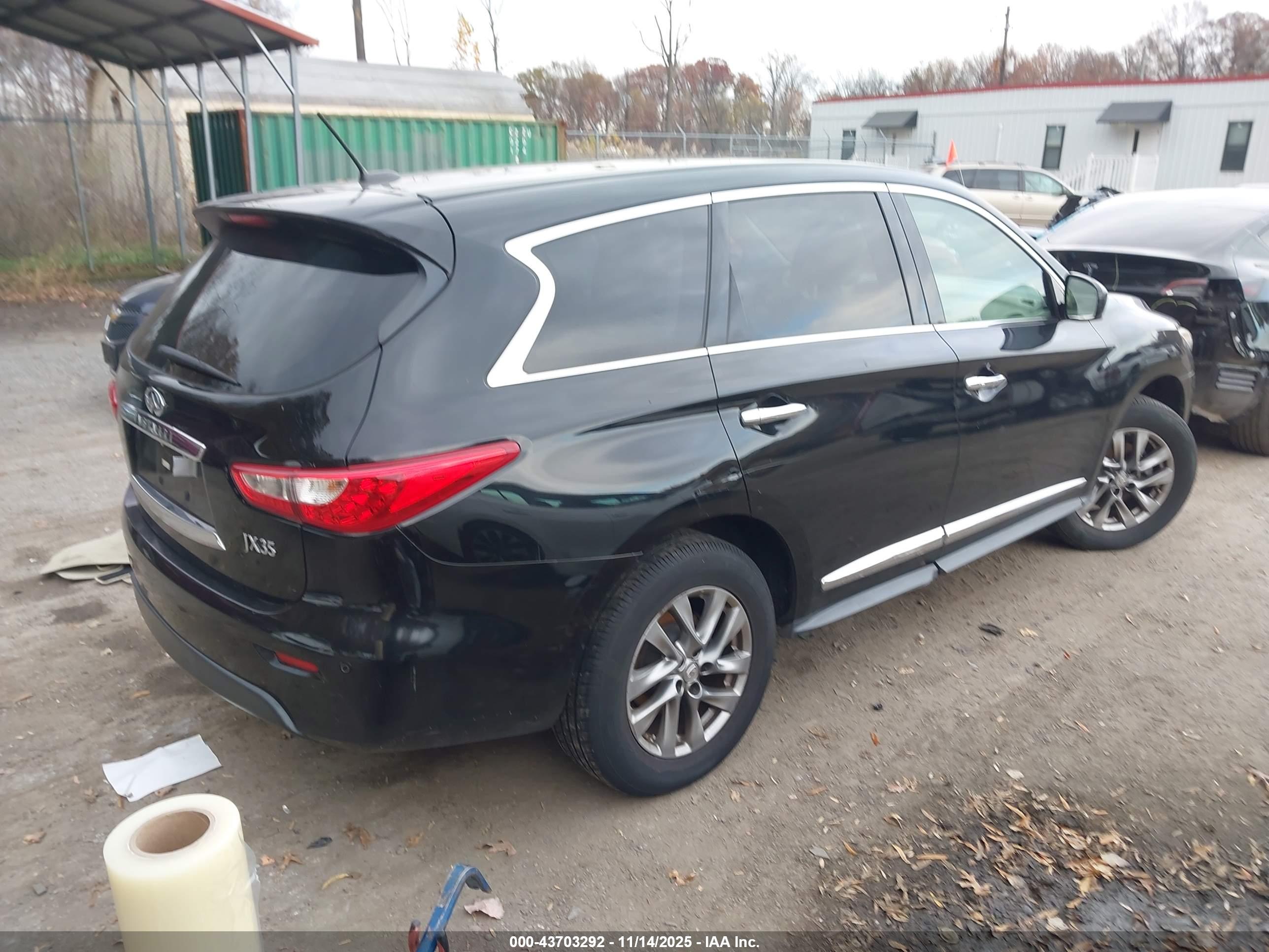 INFINITI JX35 image 4