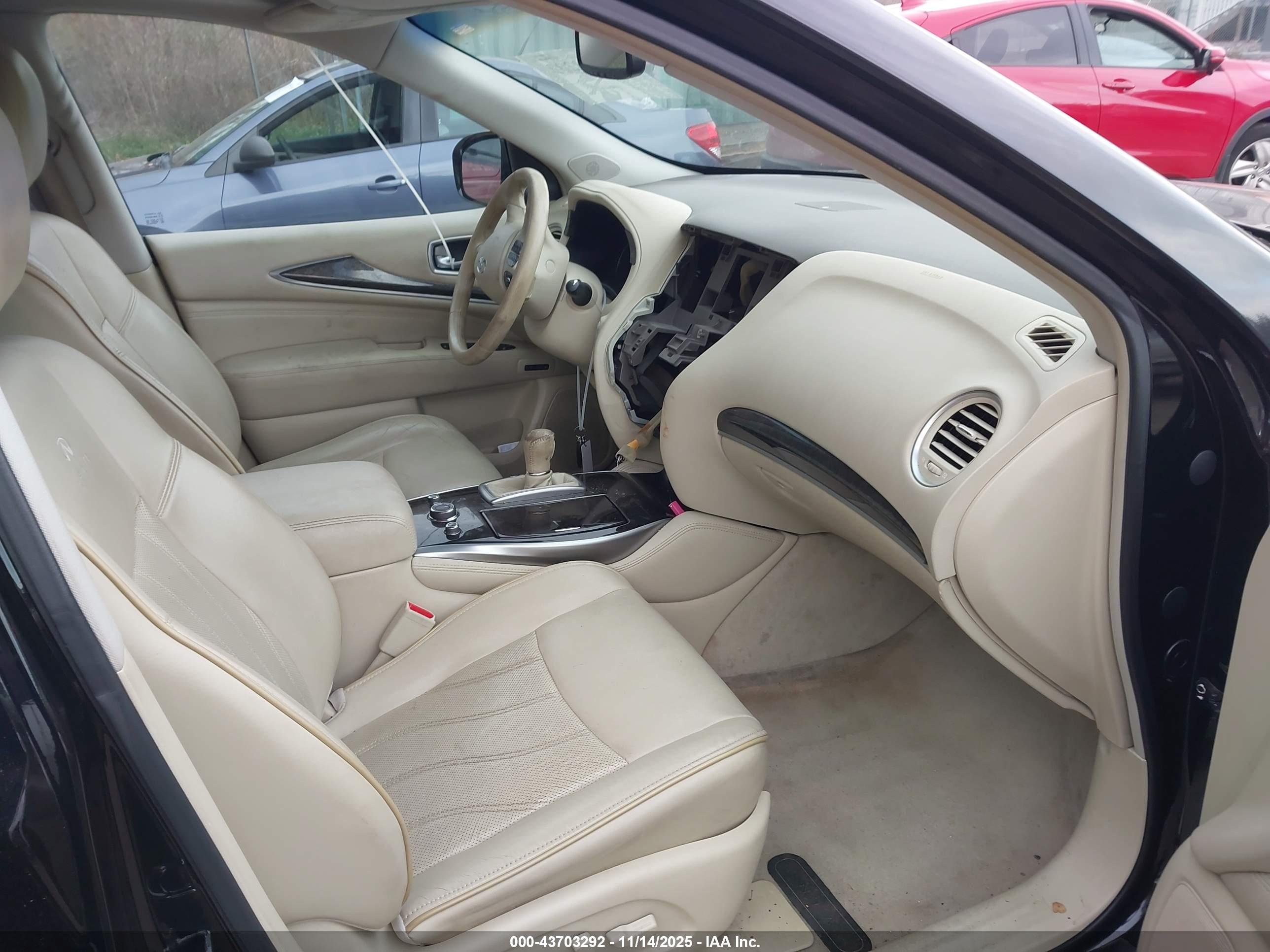 INFINITI JX35 image 5