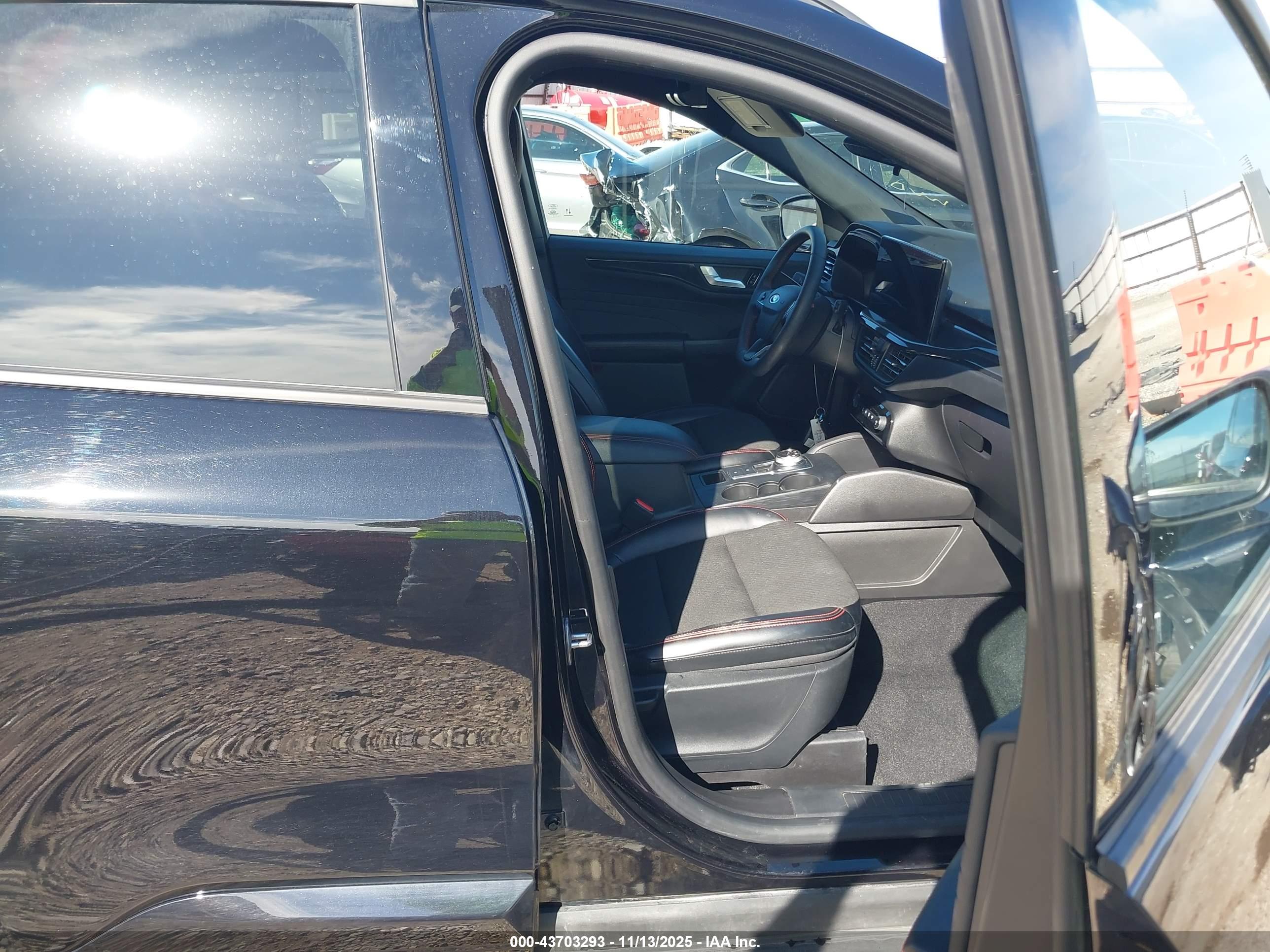 FORD ESCAPE image 5