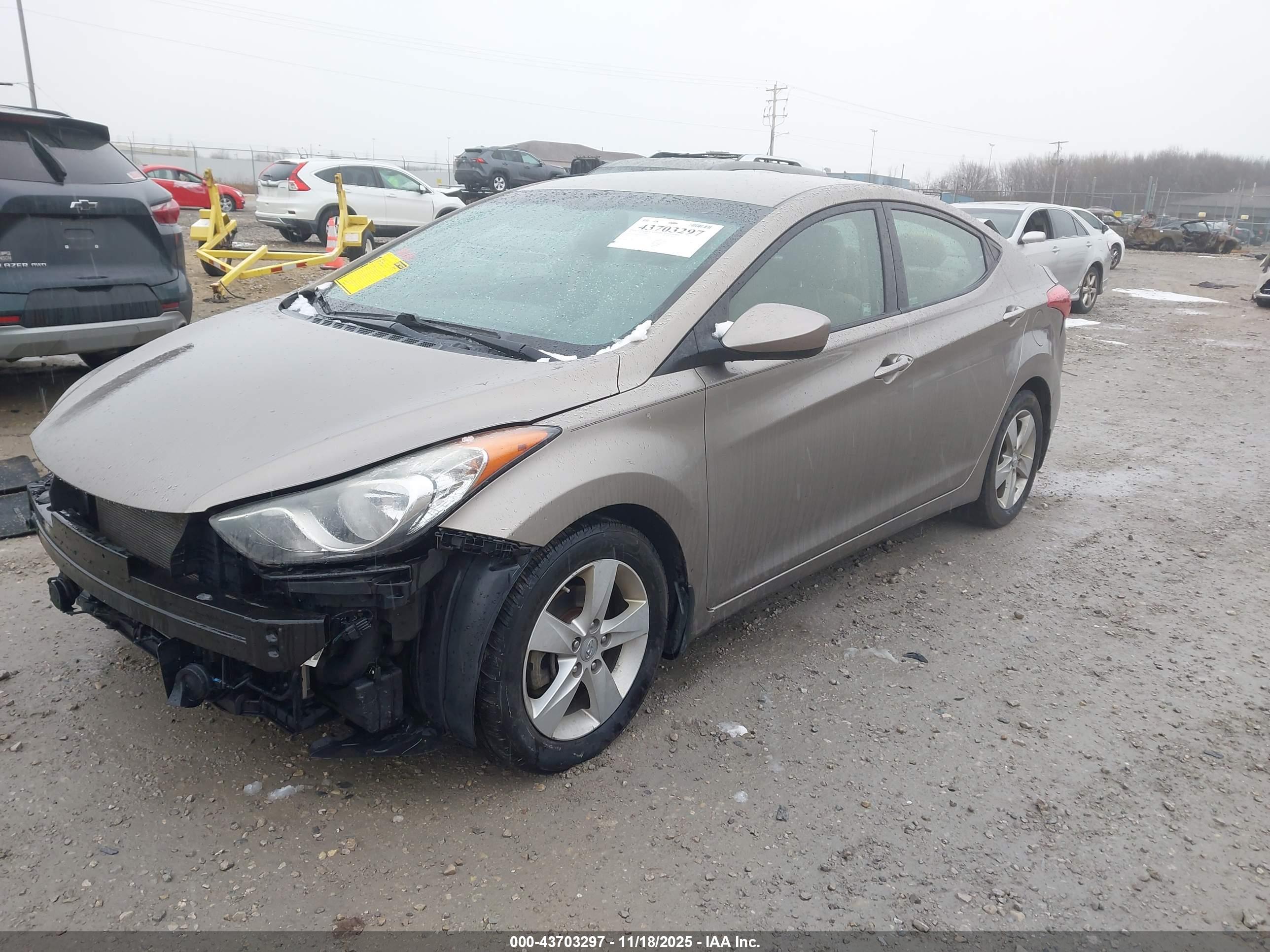 HYUNDAI ELANTRA image 2