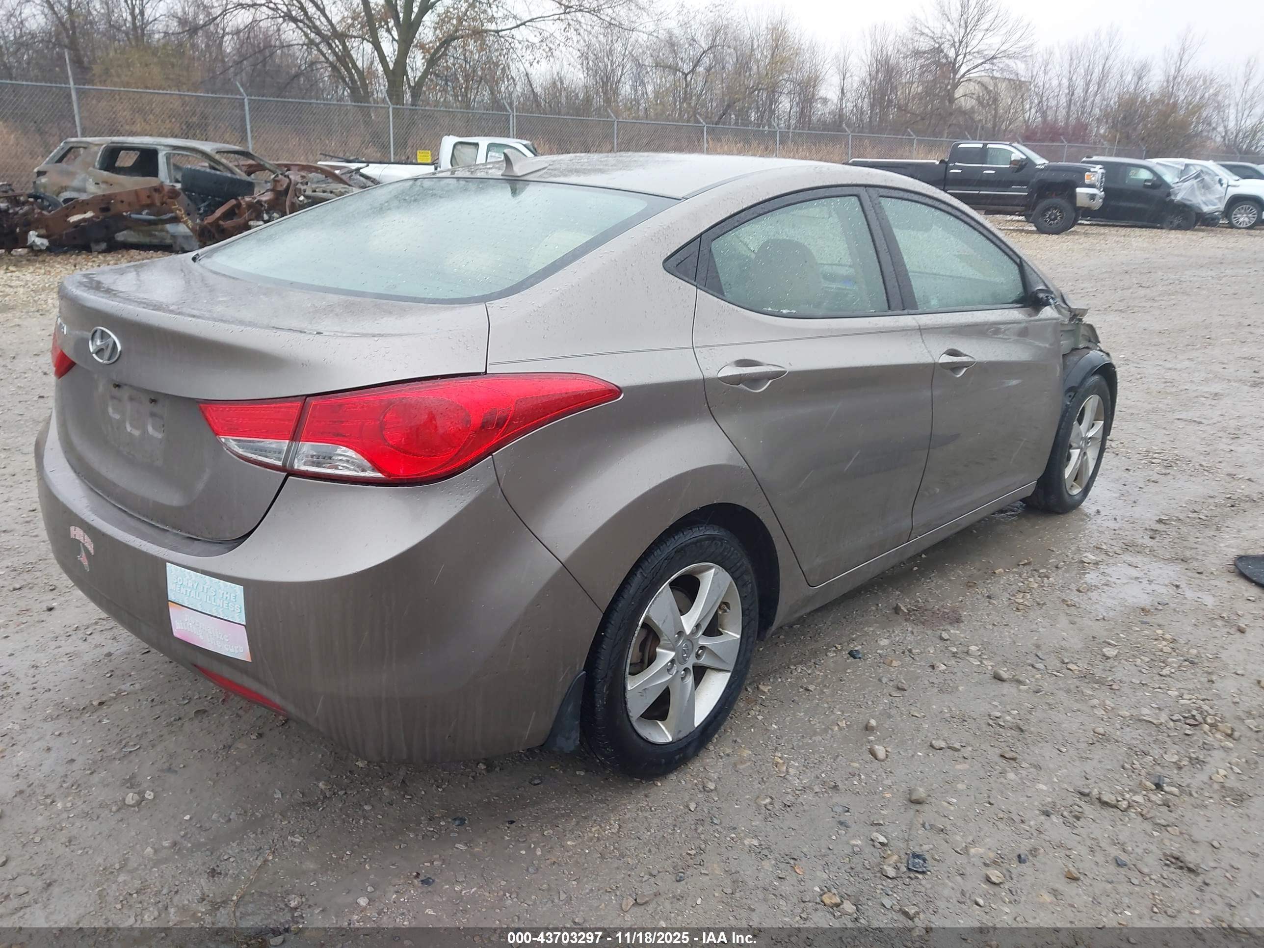 HYUNDAI ELANTRA image 4