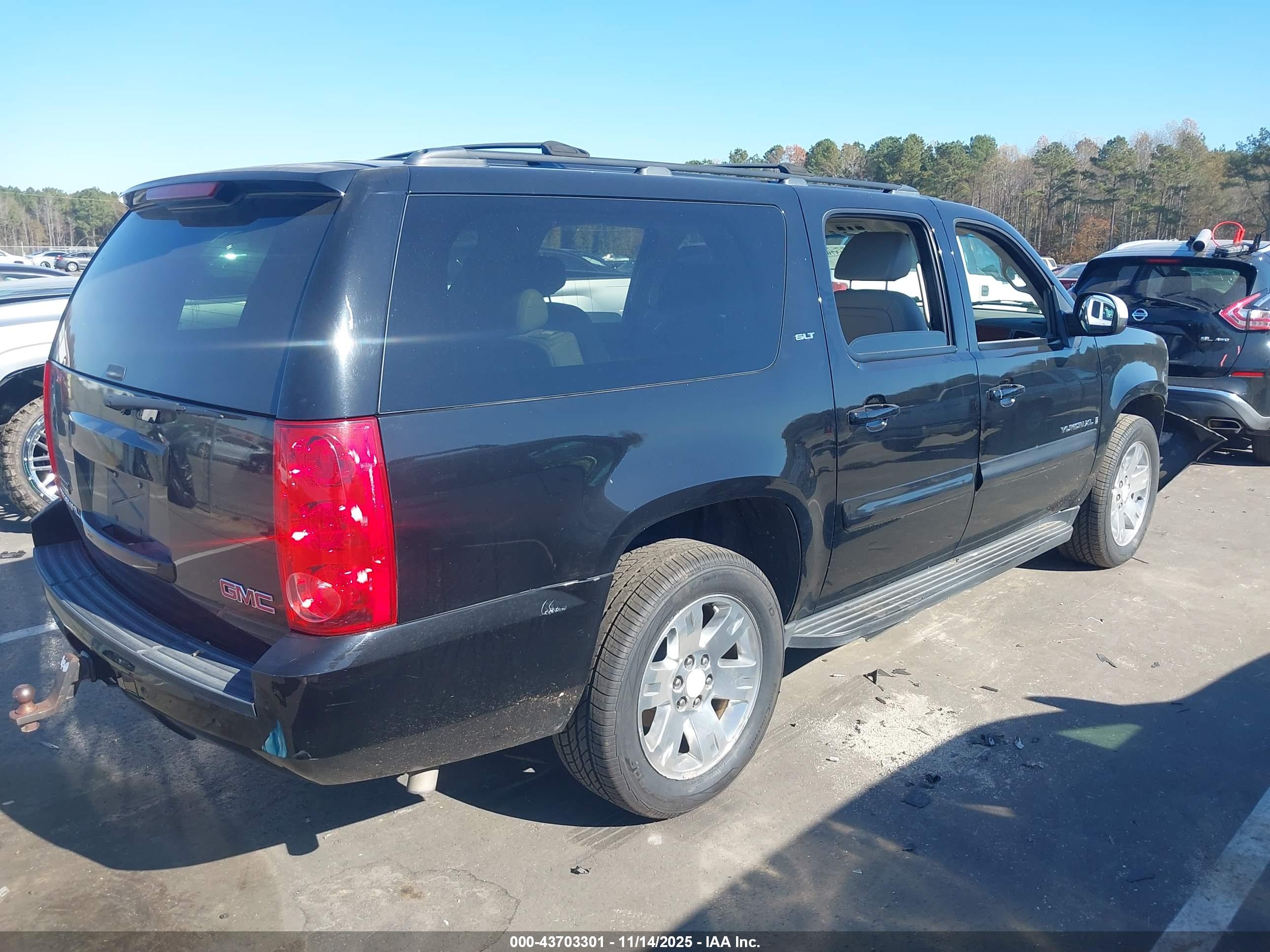 GMC YUKON image 4