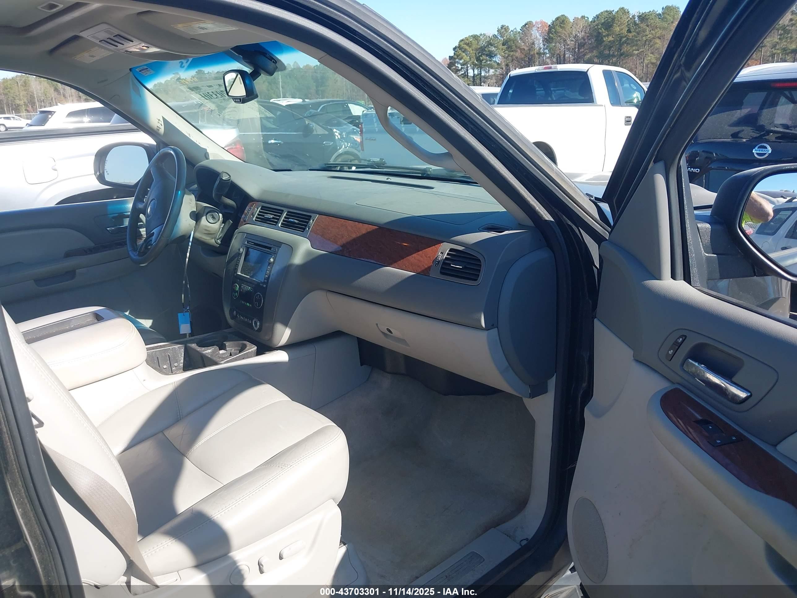 GMC YUKON image 5