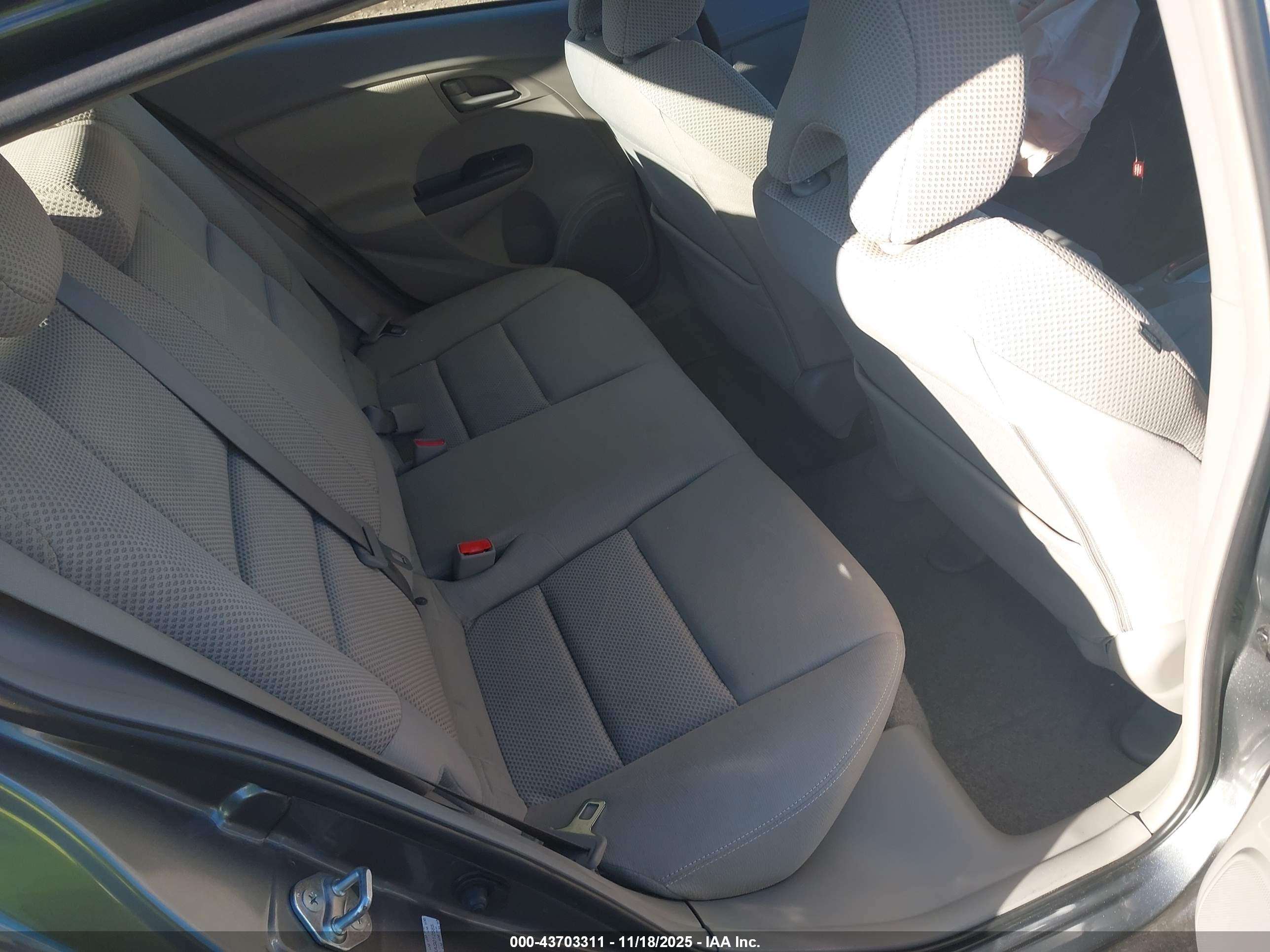 HONDA INSIGHT image 8