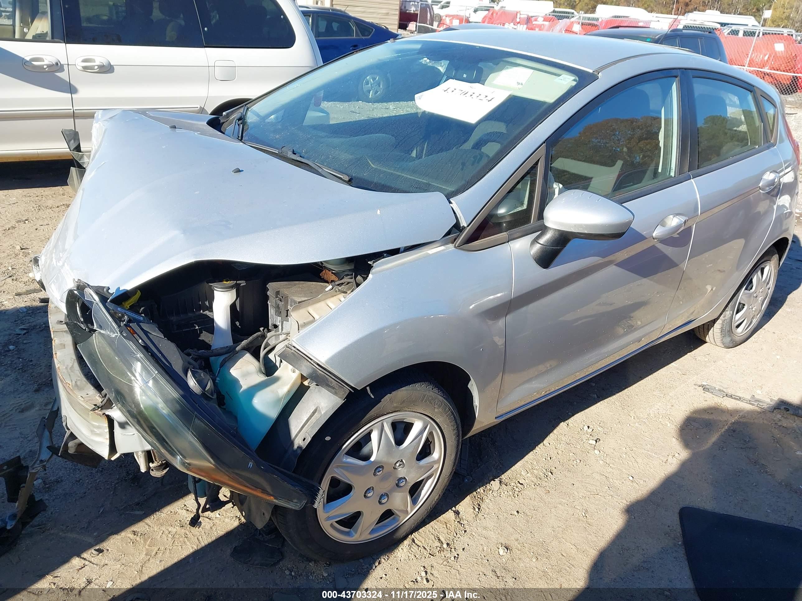 FORD FIESTA image 2