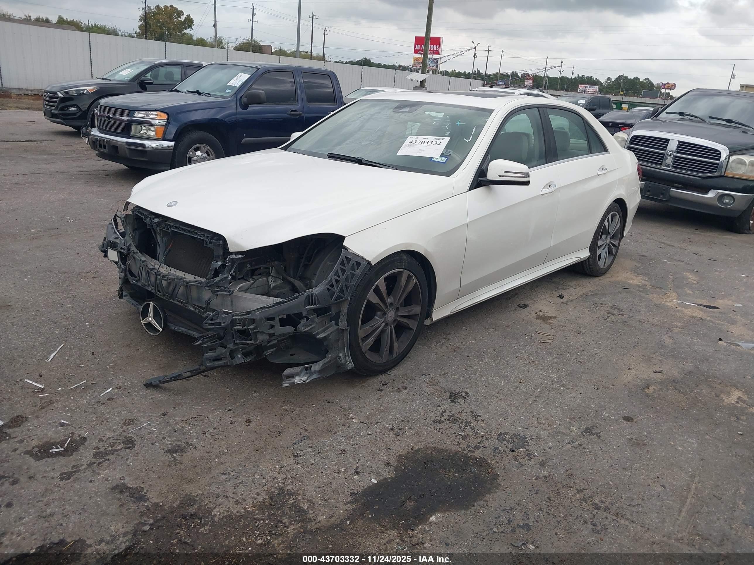 MERCEDES-BENZ E image 2