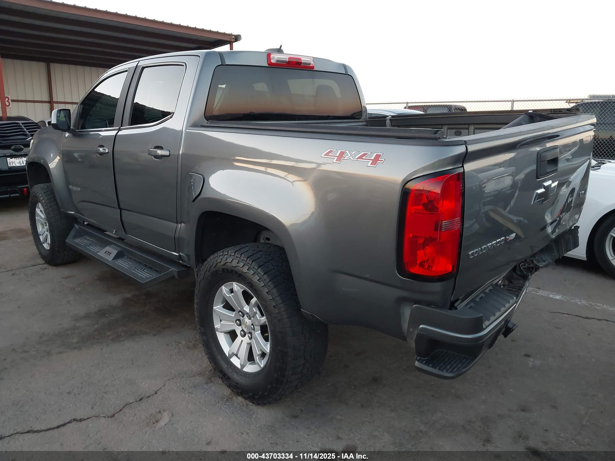 CHEVROLET COLORADO image 3