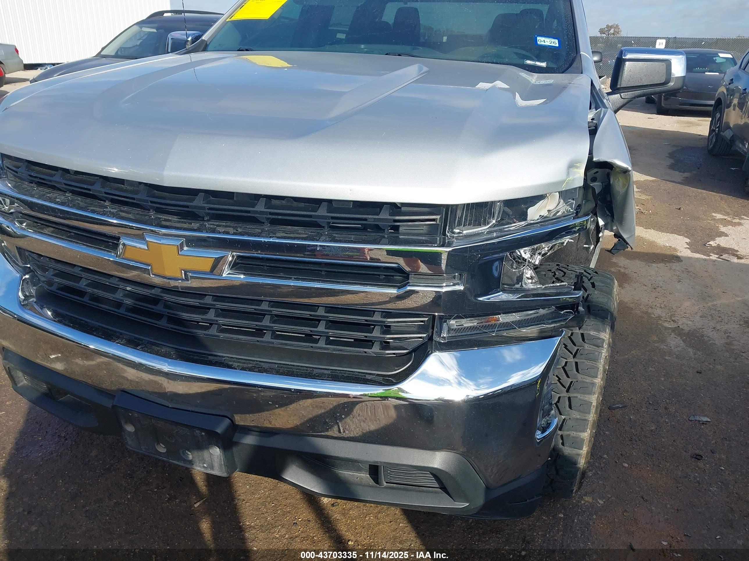 CHEVROLET SILVERADO image 6