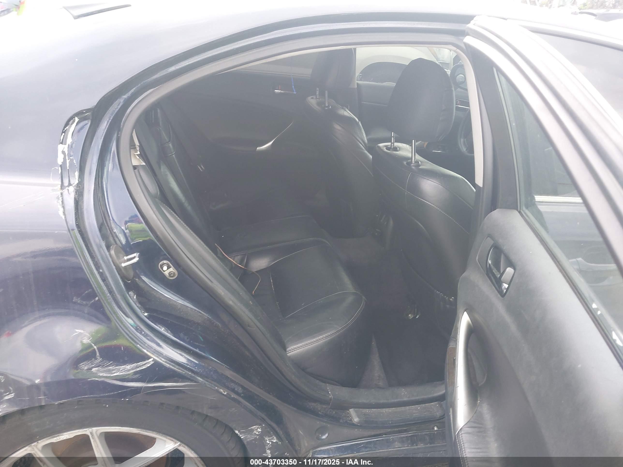 LEXUS IS image 8