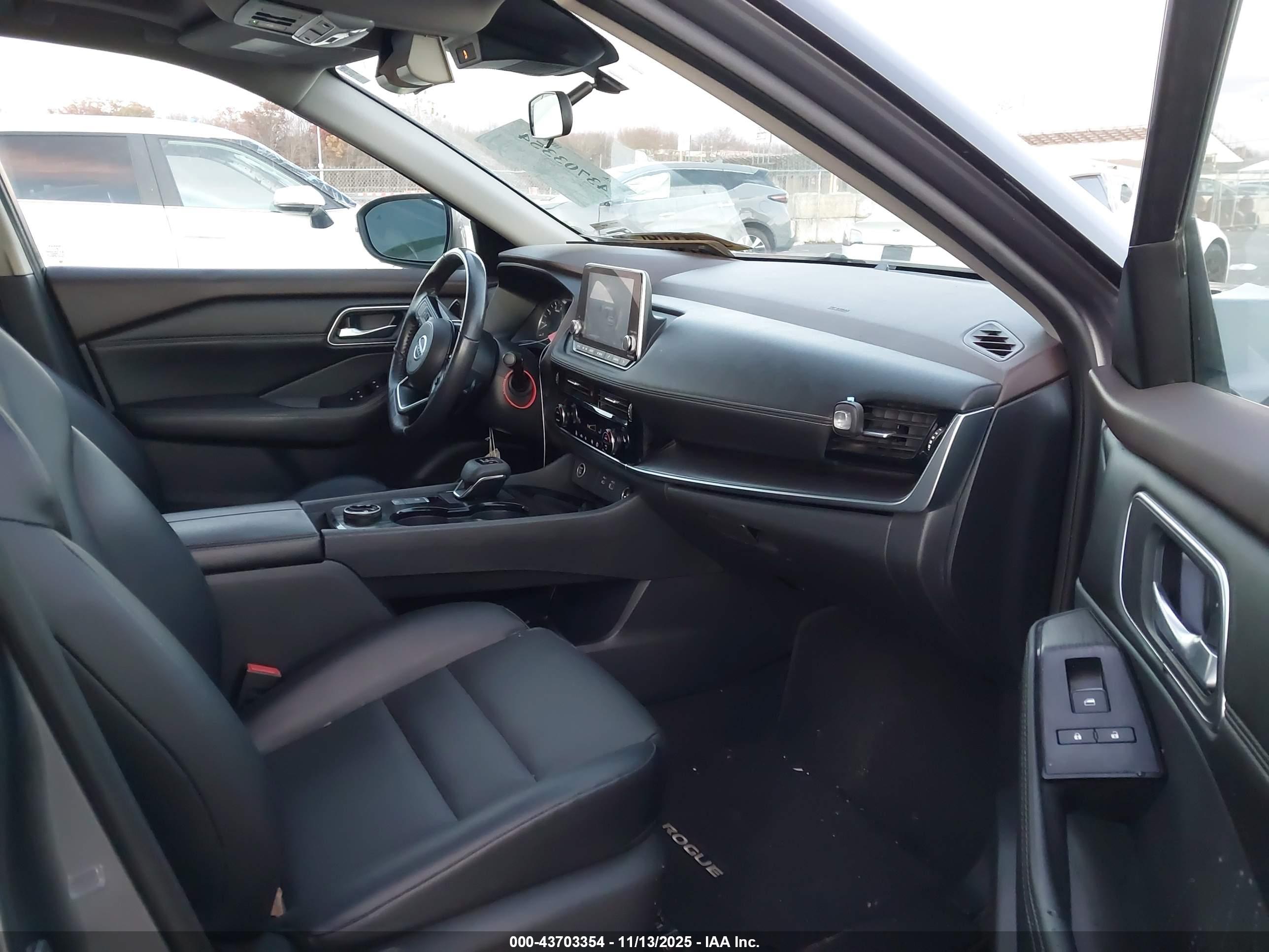 NISSAN ROGUE image 5