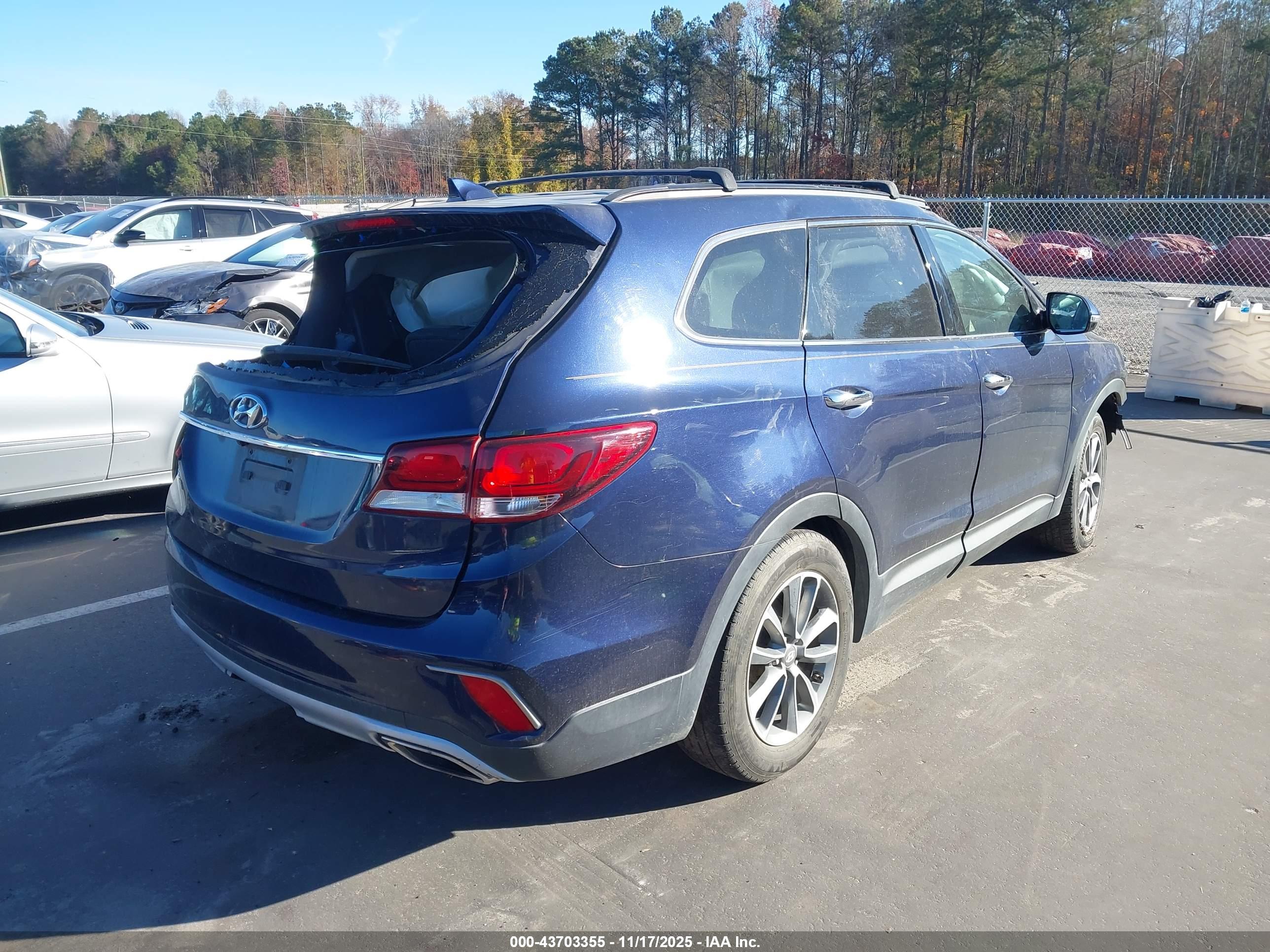 HYUNDAI SANTA image 4