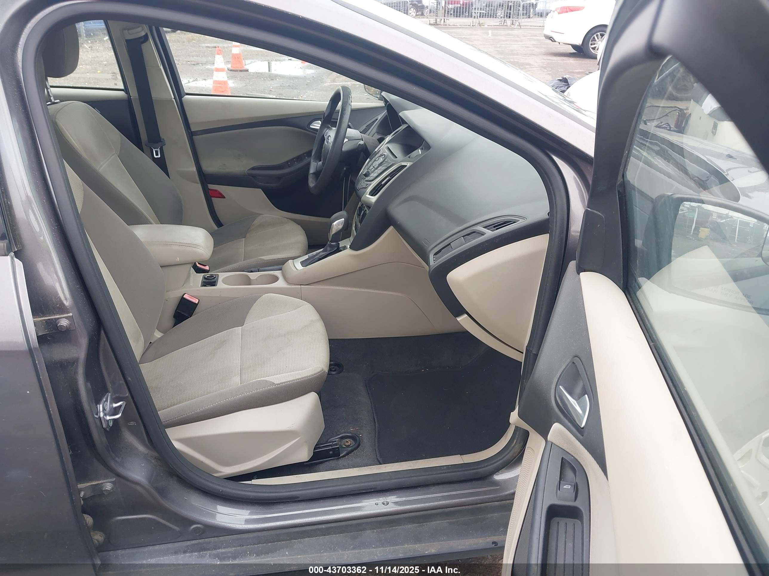 FORD FOCUS image 5