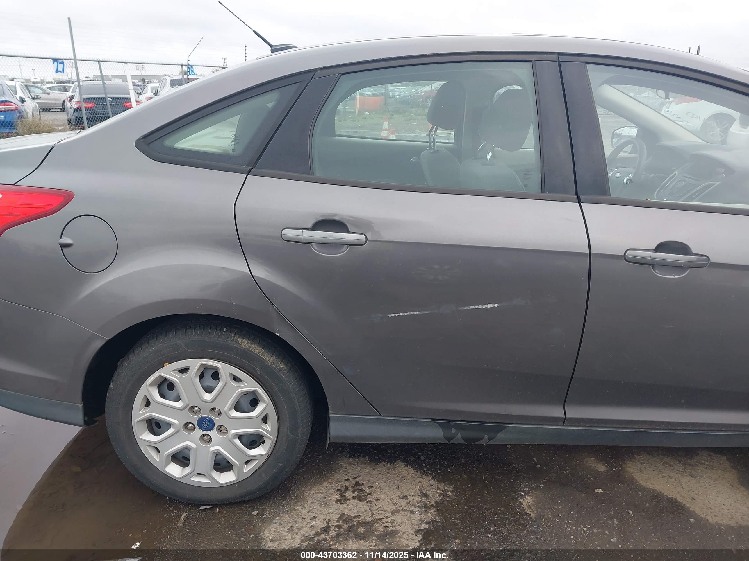 FORD FOCUS image 6
