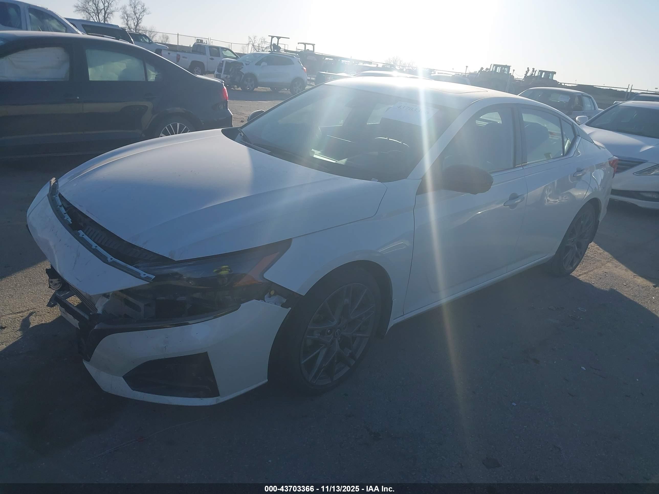 NISSAN ALTIMA image 2