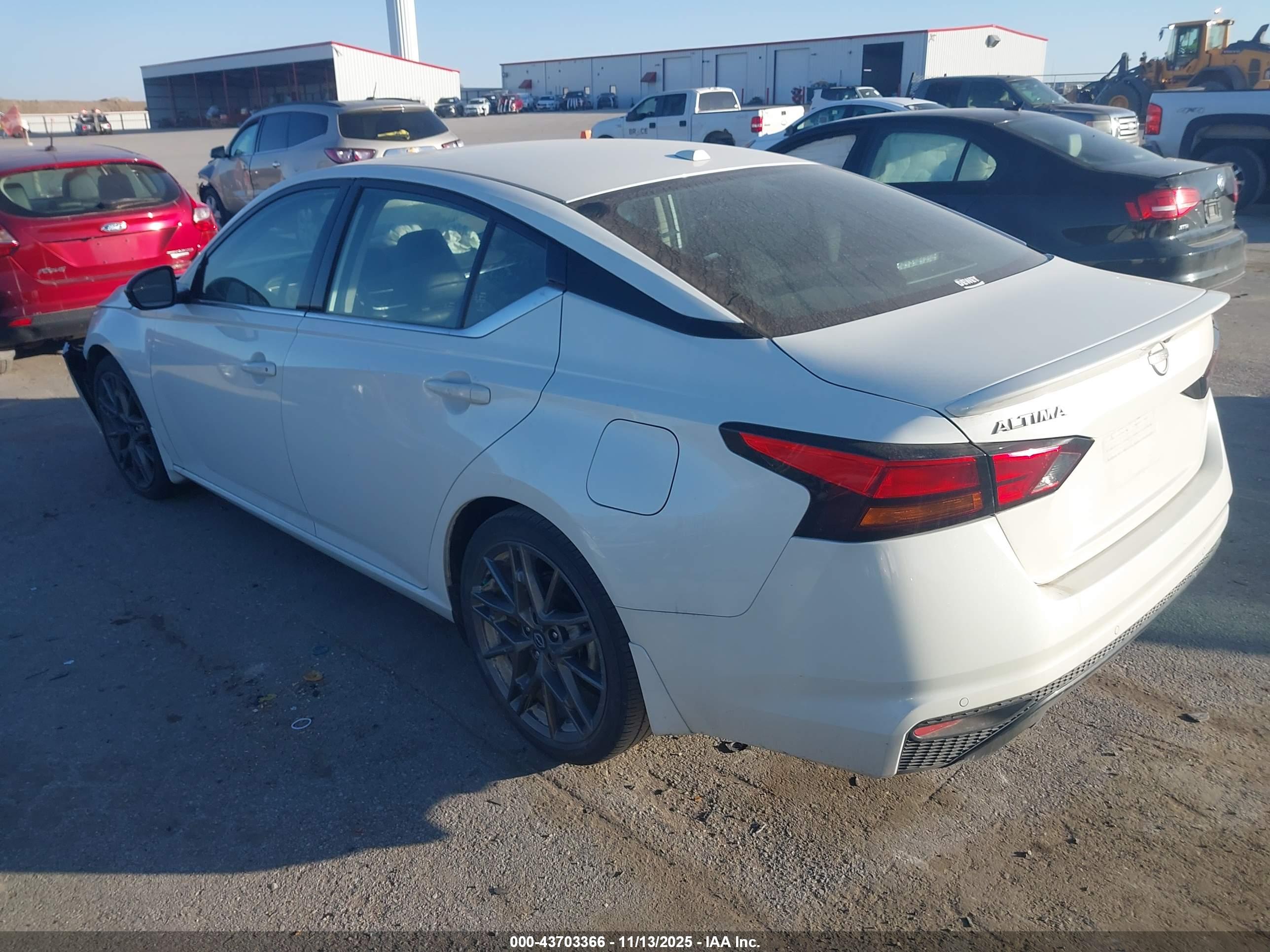 NISSAN ALTIMA image 3