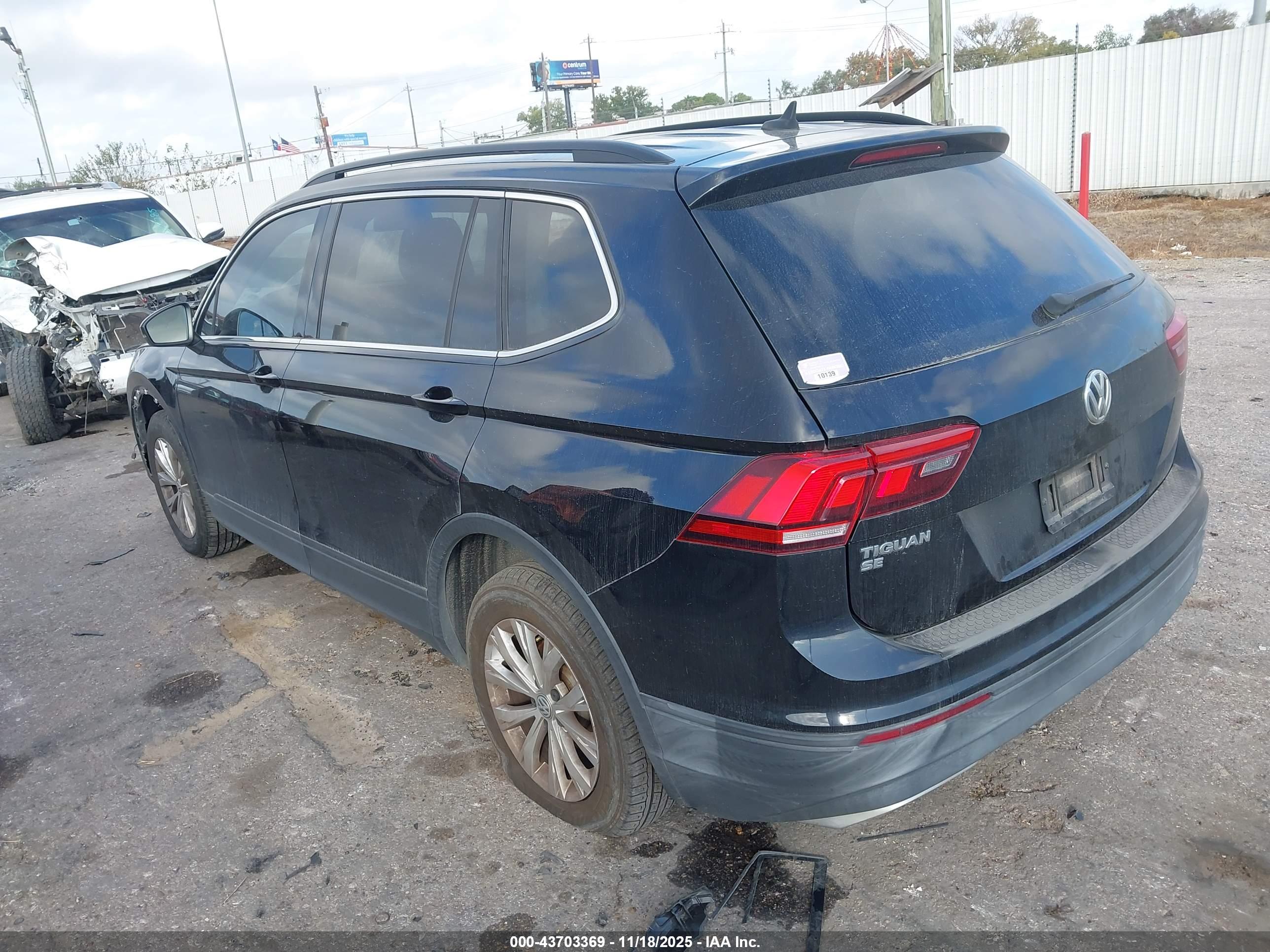 VOLKSWAGEN TIGUAN image 3